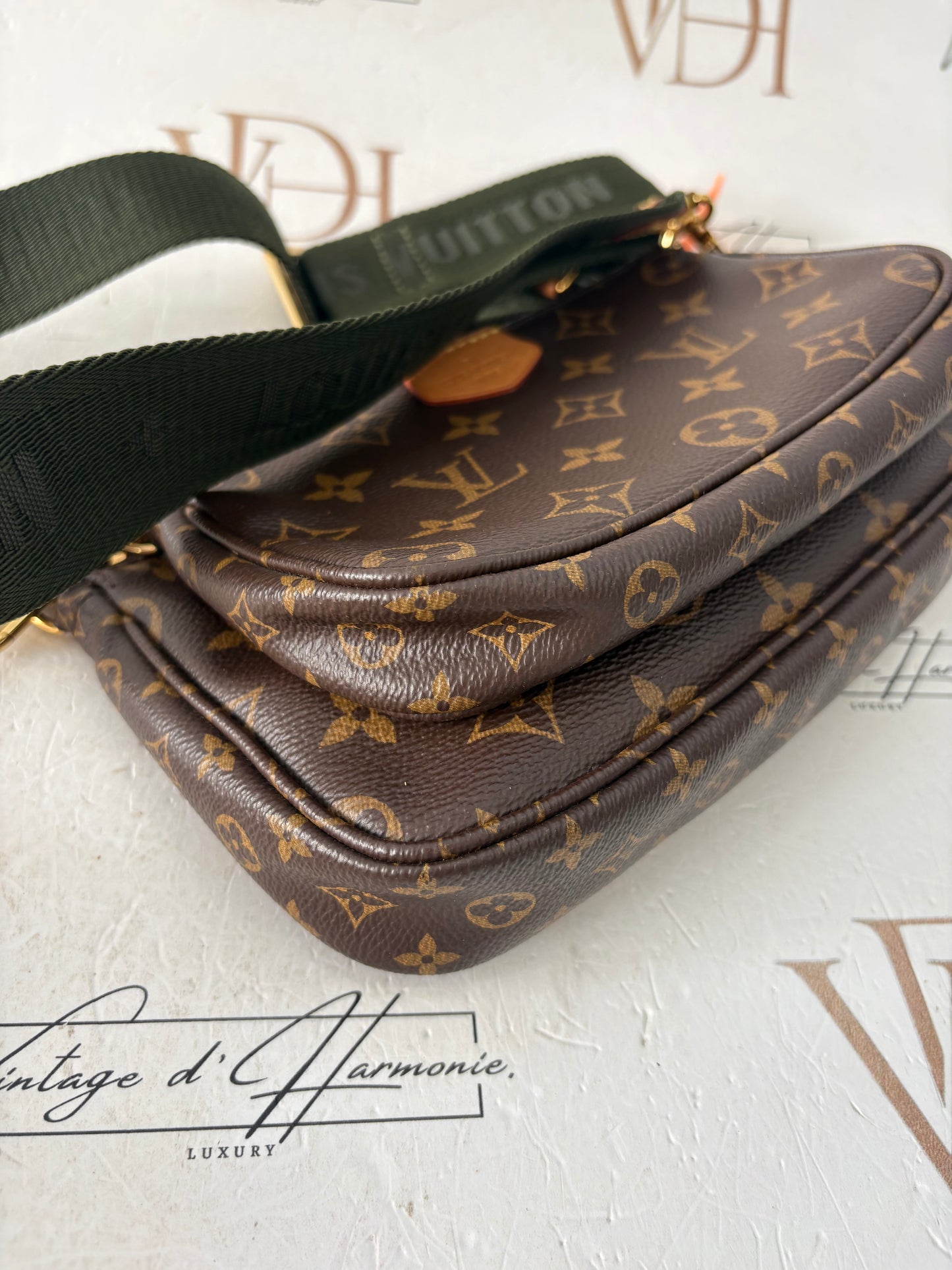 201426 - Louis Vuitton Multipochette