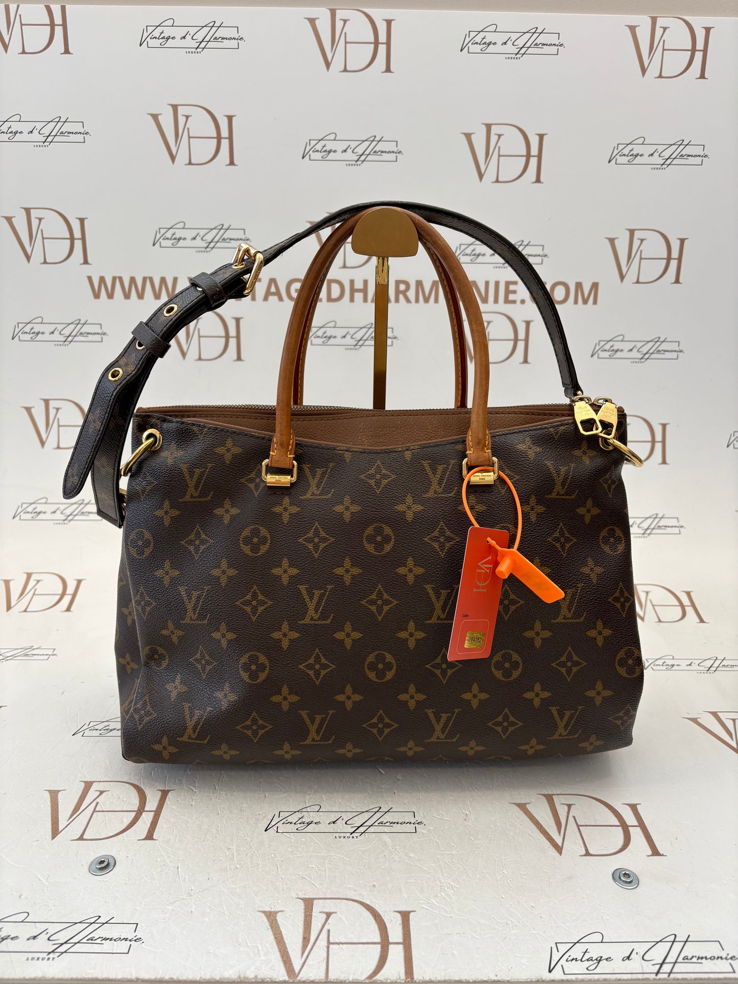 384162 - LV pallas