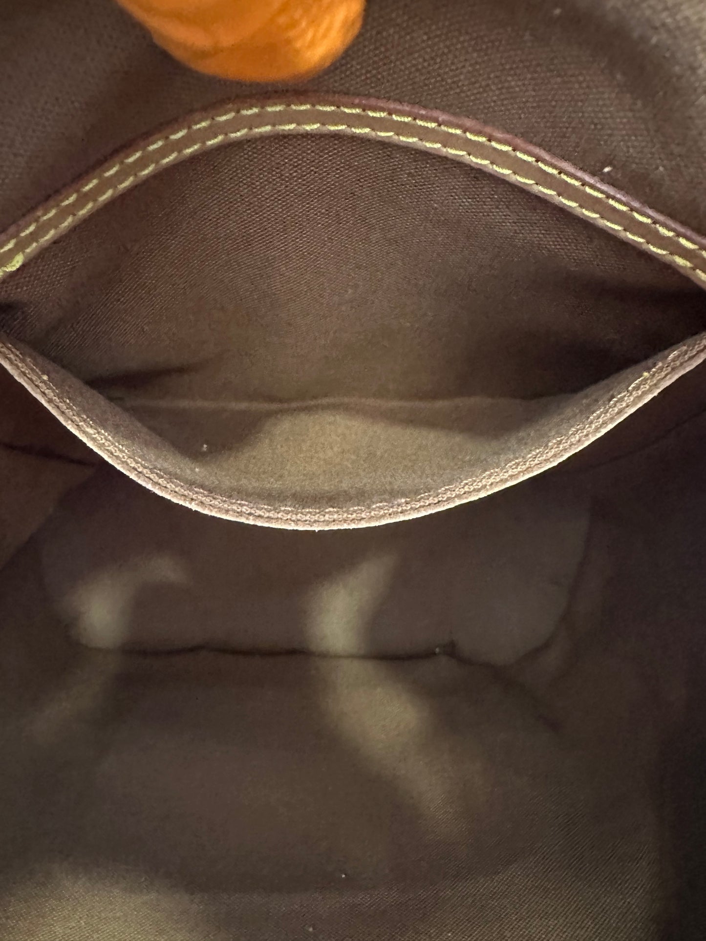 017912 - Louis Vuitton Montsouris MM