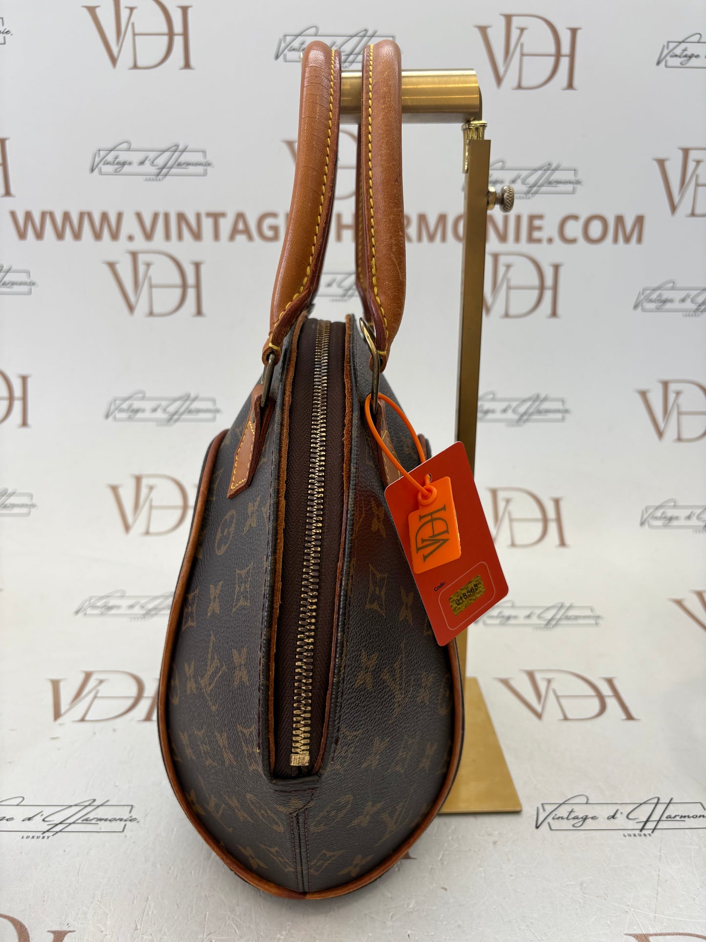 018568 - Louis Vuitton Ellipse PM
