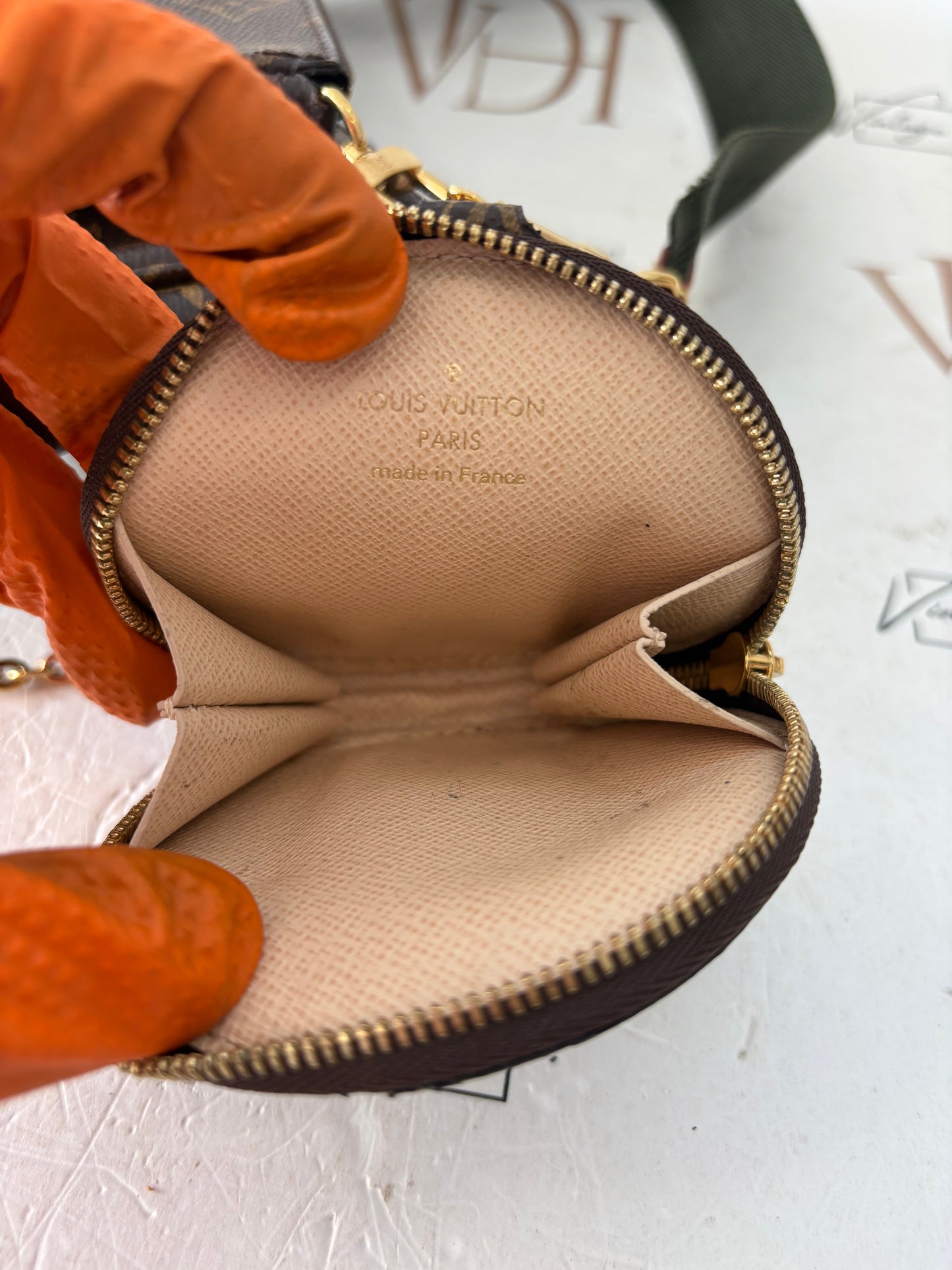 201426 - Louis Vuitton Multipochette
