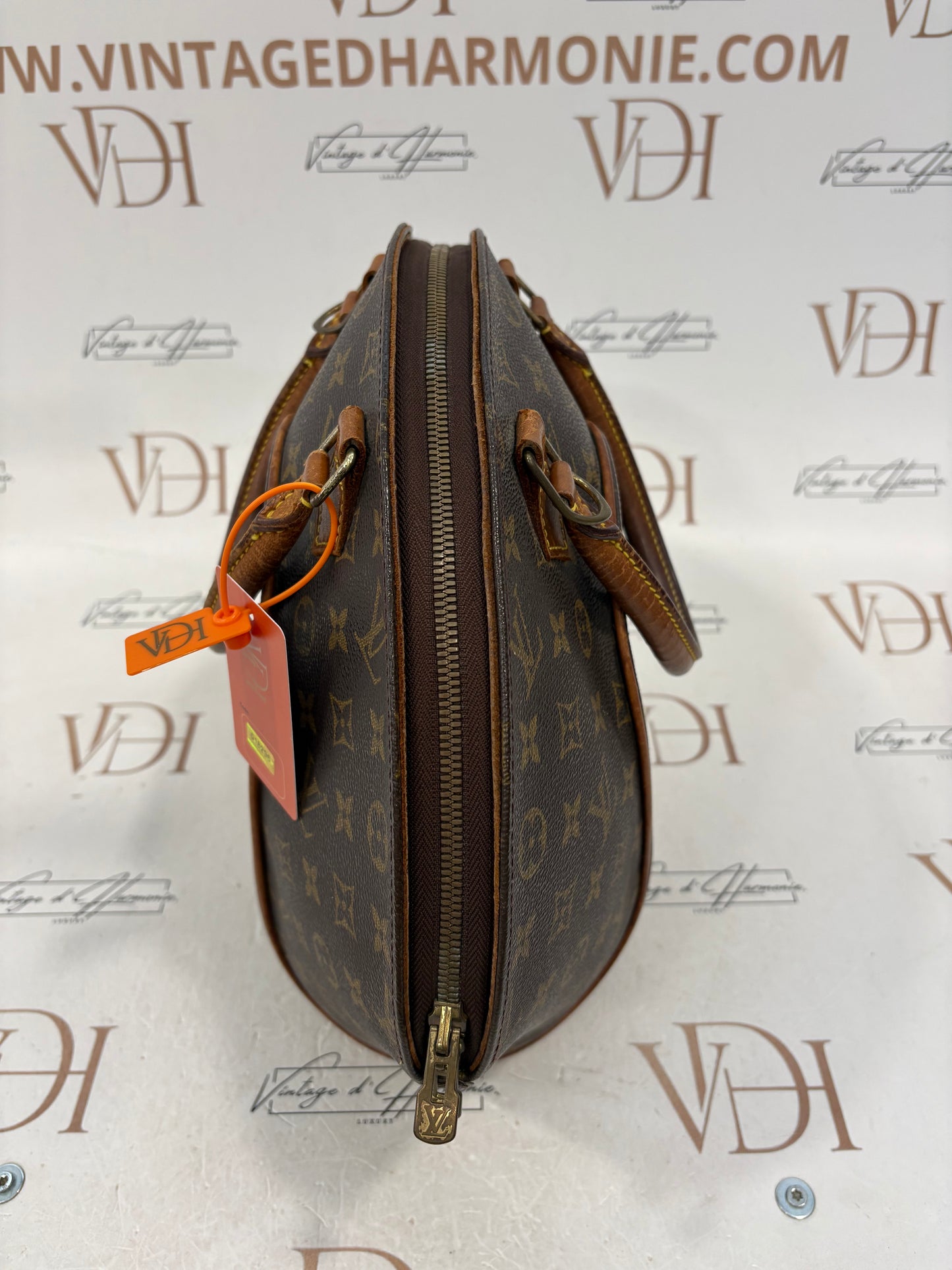 018296 - Louis Vuitton Ellipse MM