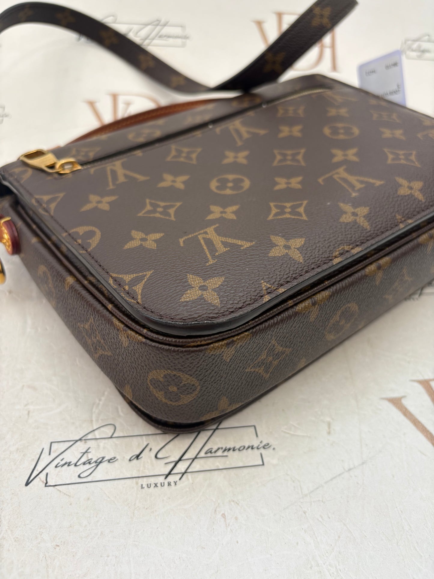 384110 - Louis Vuitton Metis