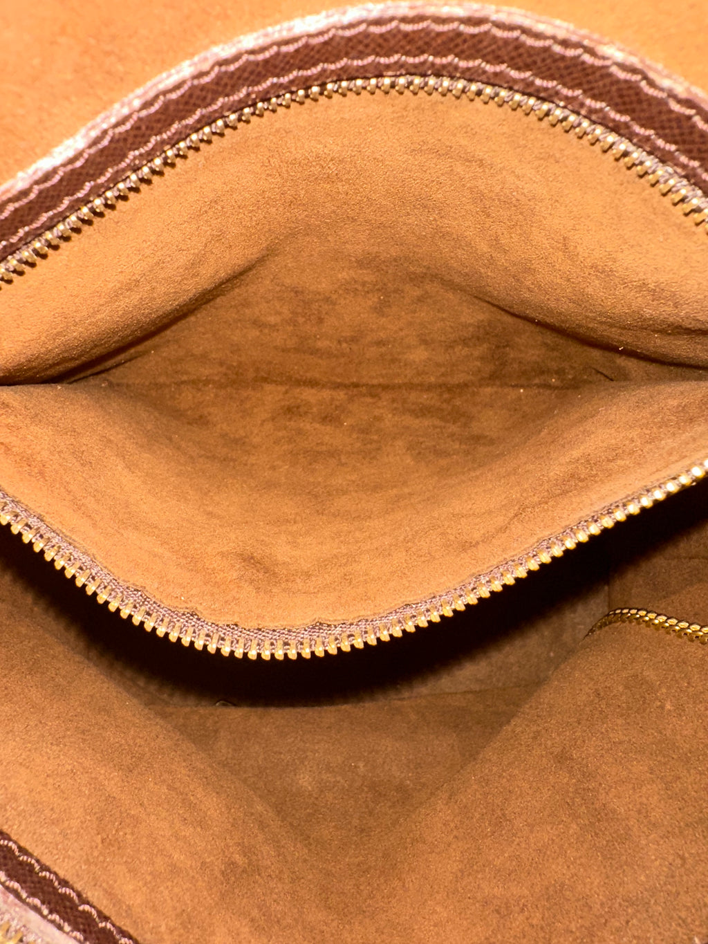 Louis Vuitton Marais