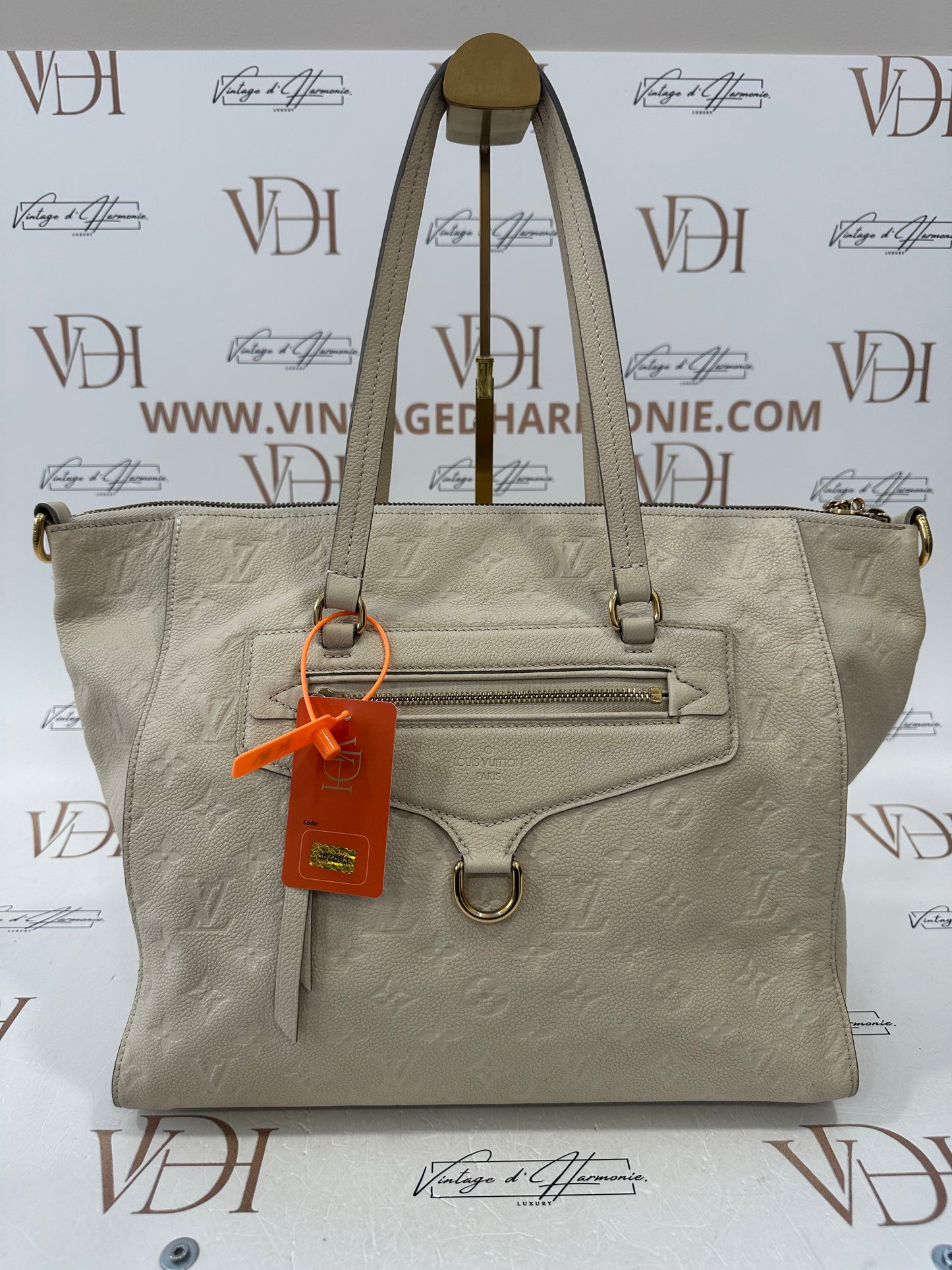 382893 - Louis Vuitton Lumineuse