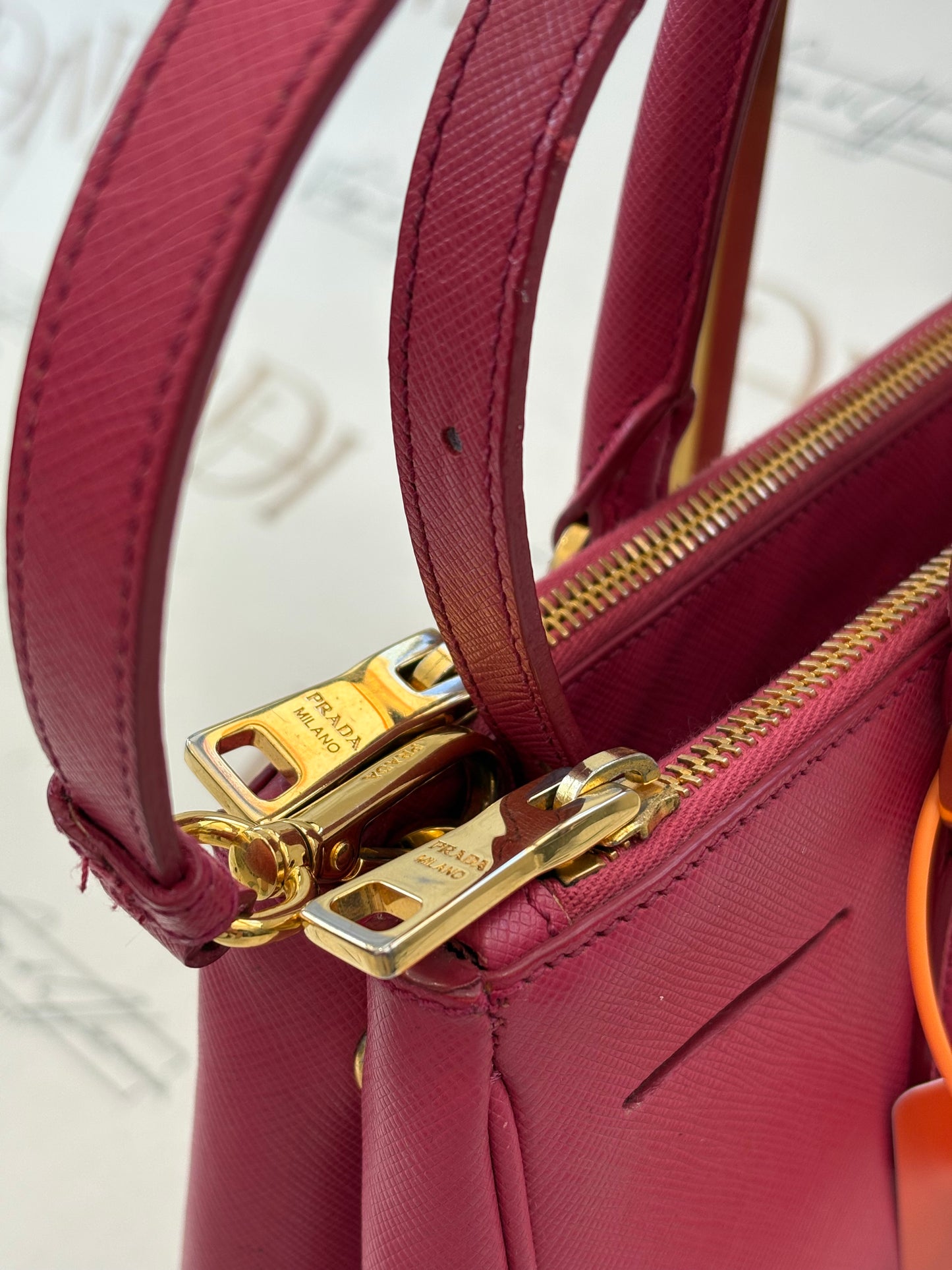 384200 - Prada Galleria