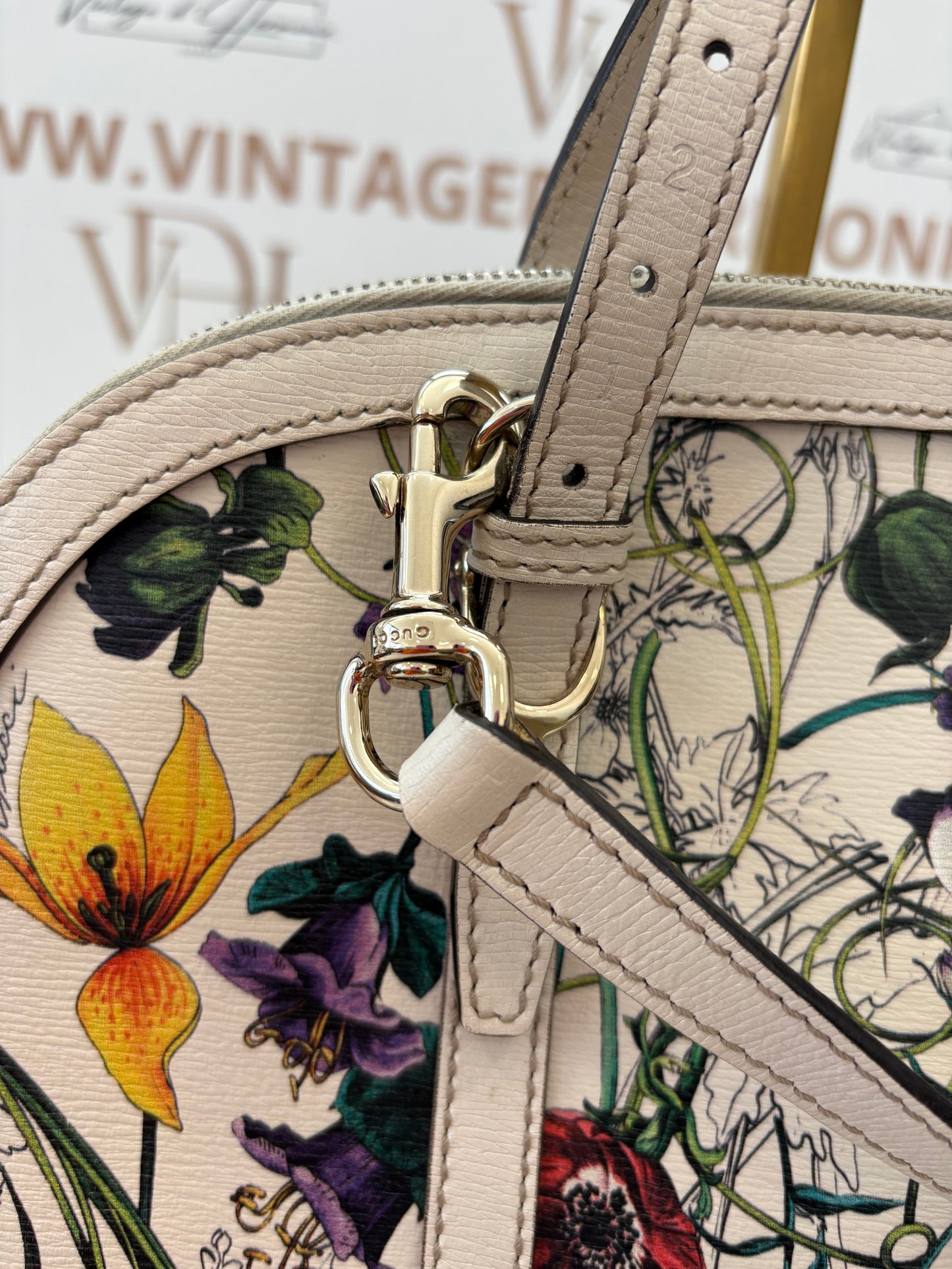 383549 - Gucci Full Moon