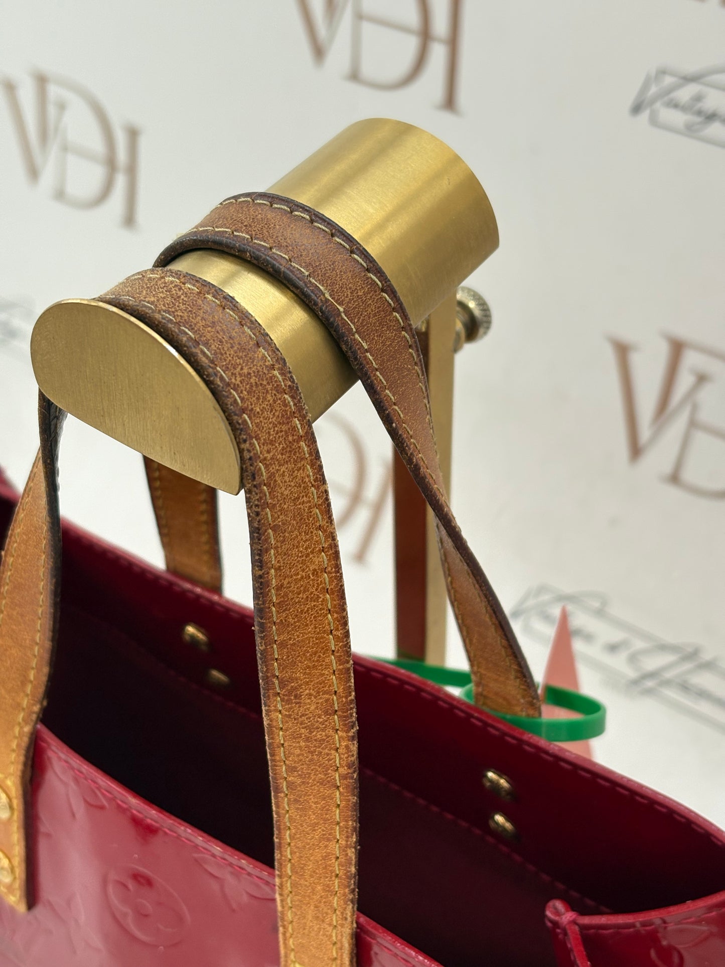 017229 - Louis Vuitton Vernis Reade PM
