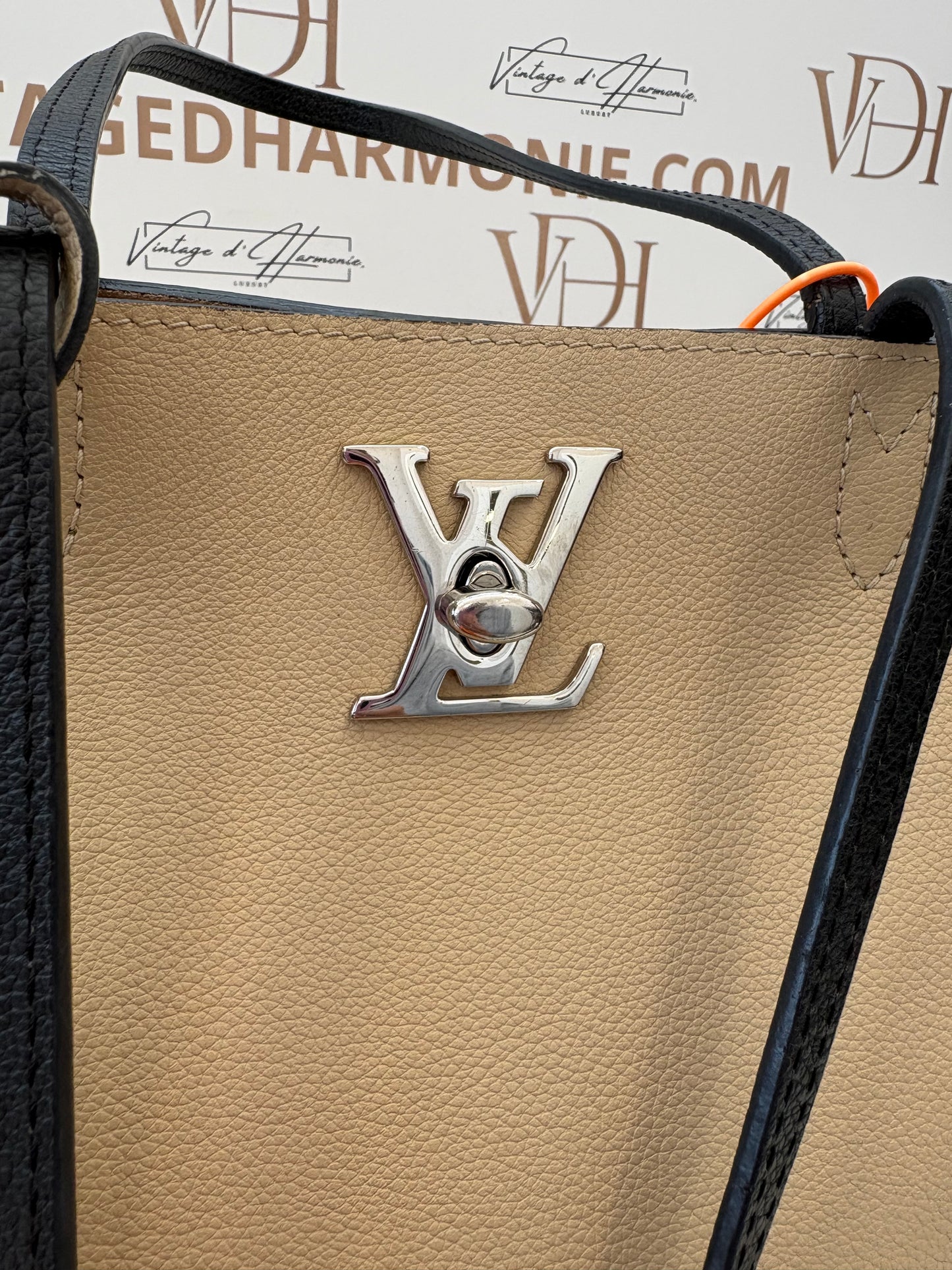 383651 - Louis Vuitton Lockme