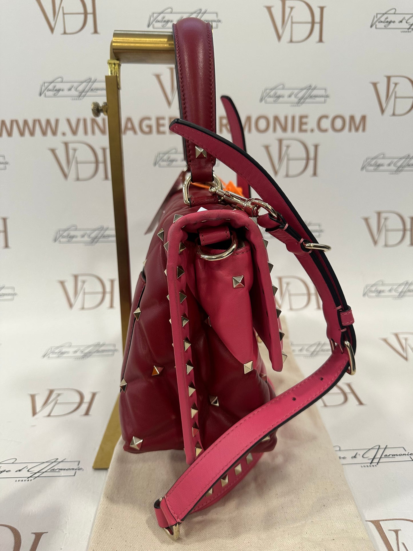 382940 - Valentino Candystud