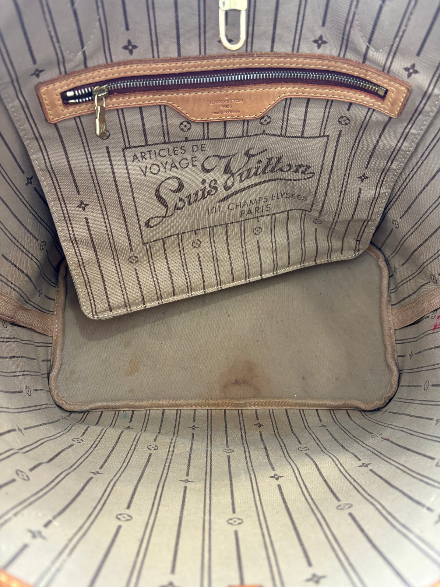 017690 - Louis Vuitton Neverfull MM