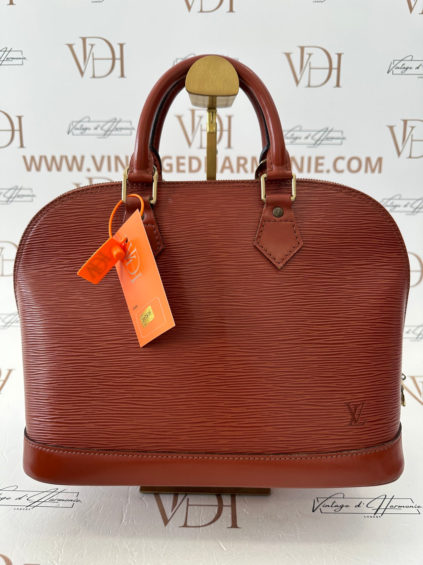 017836 - Louis Vuitton Alma Epi Brown