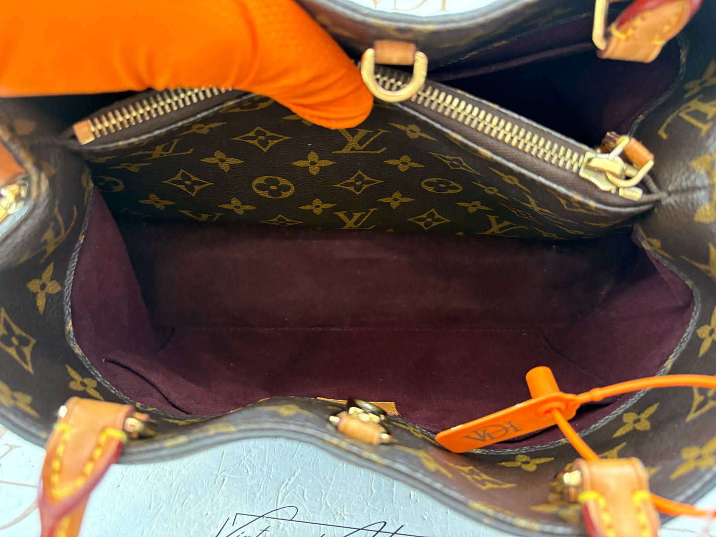 201102 - Louis Vuitton Montaigne