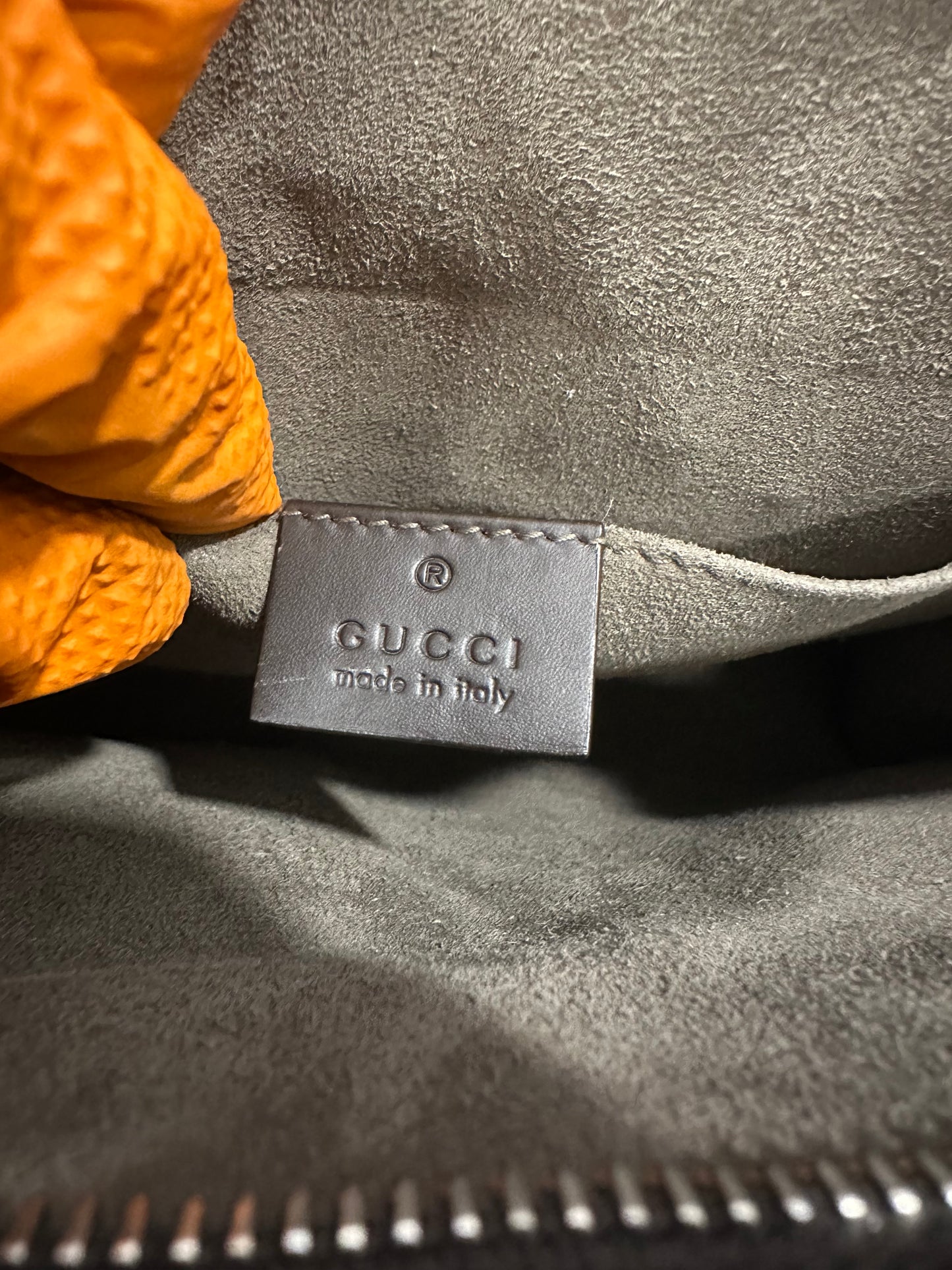 383096 - Gucci Supreme