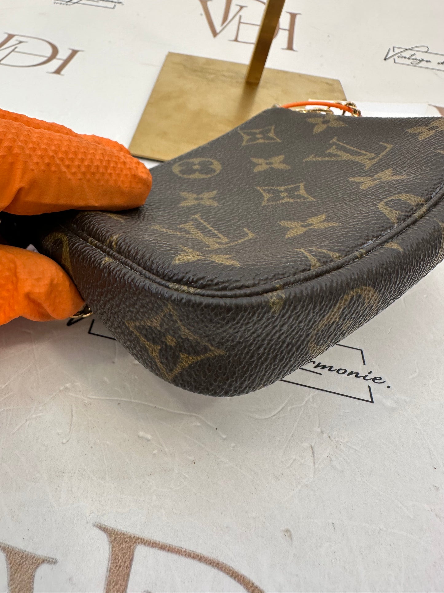 017818 - Louis Vuitton Pochette
