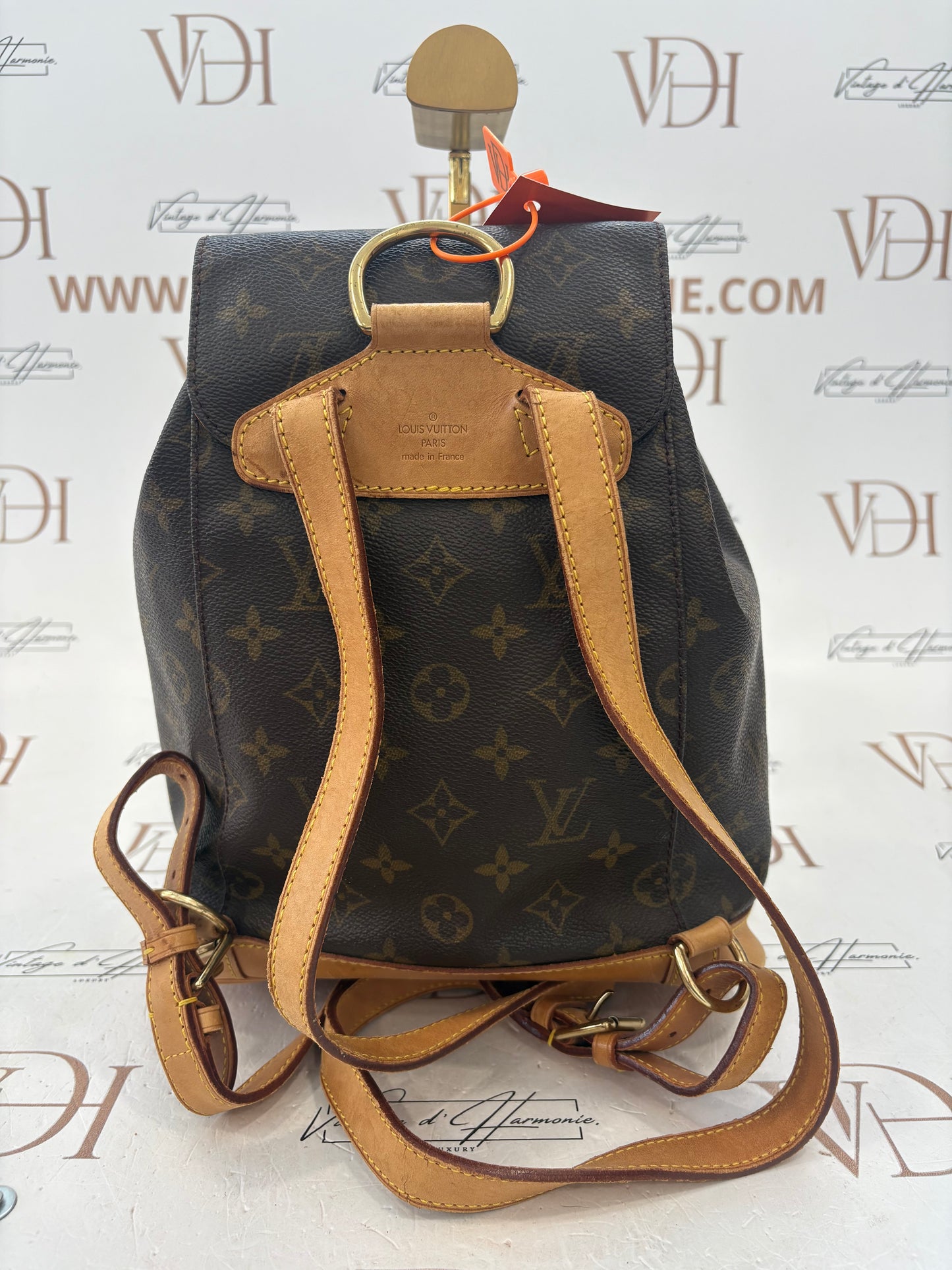 018056 - Louis Vuitton Montsouris MM