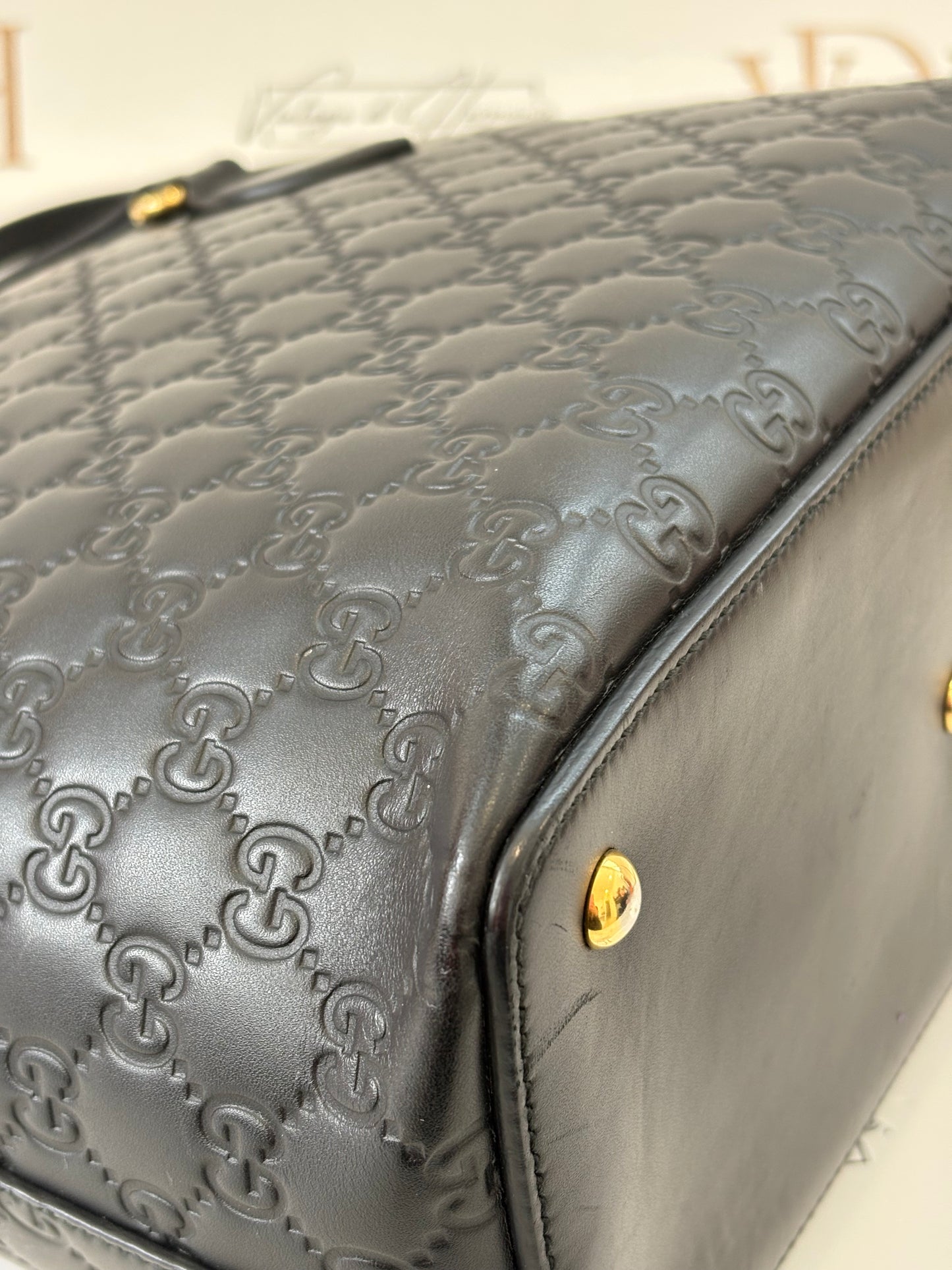 384279 - Gucci