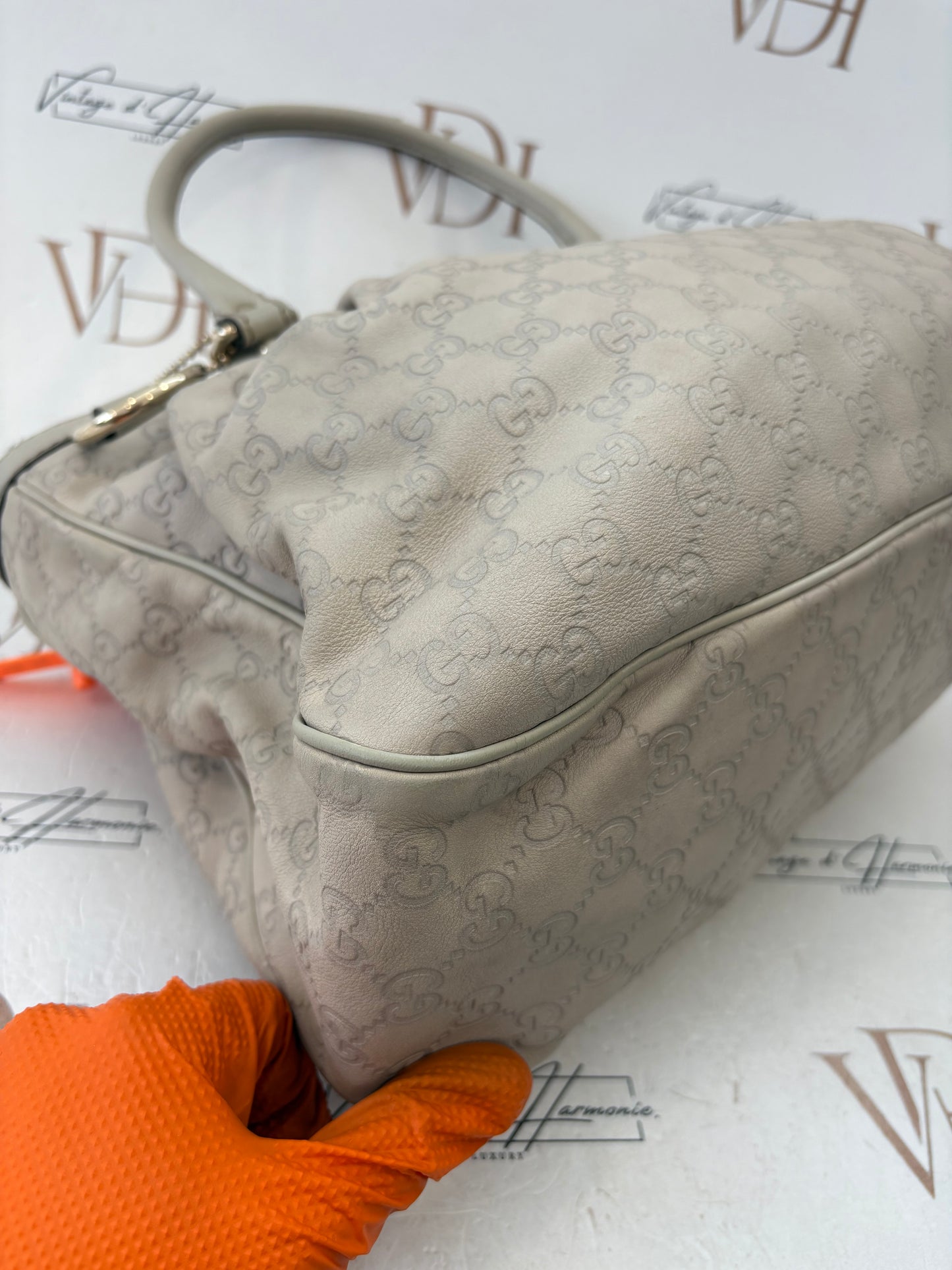 383915 - Gucci Sukey