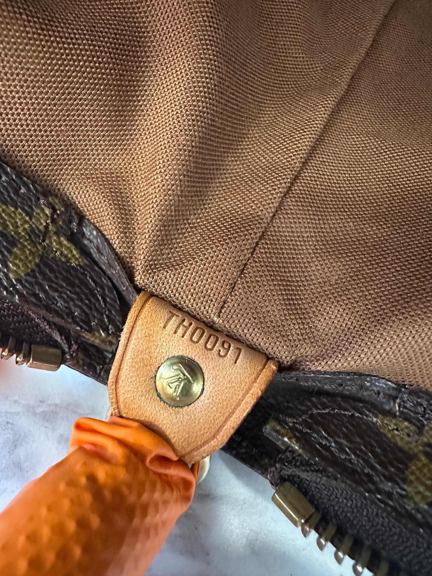 017875 - Louis Vuitton Cabas Mezzo