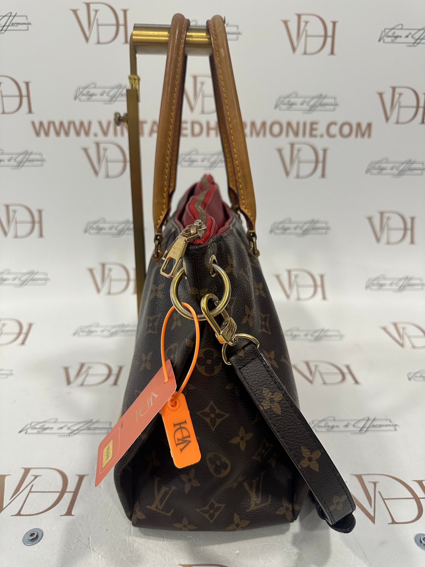 382945 -  - Louis Vuitton Pallas