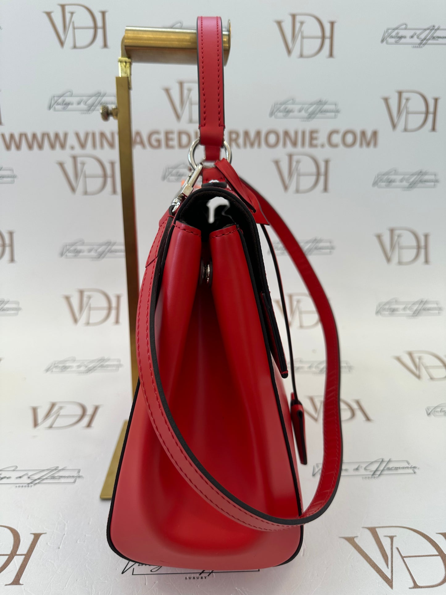 382649 - Louis Vuitton Cluny