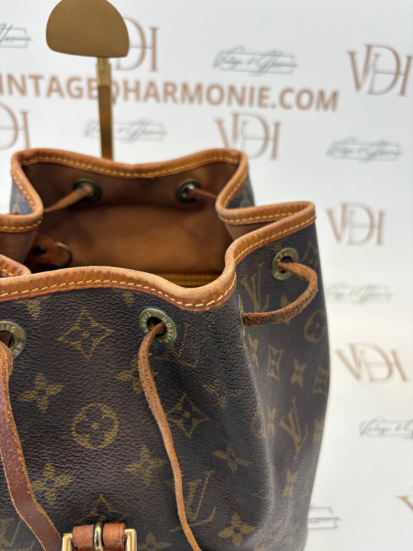 018612 - Louis Vuitton Montsouris MM