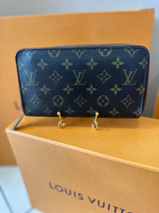 Louis Vuitton Zippy