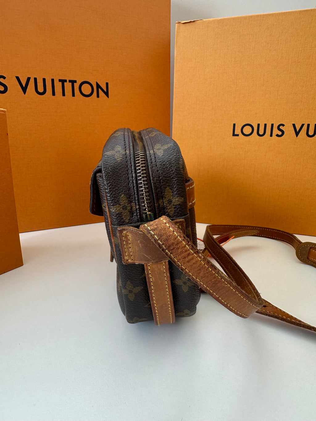 Louis Vuitton Jeune fille PM