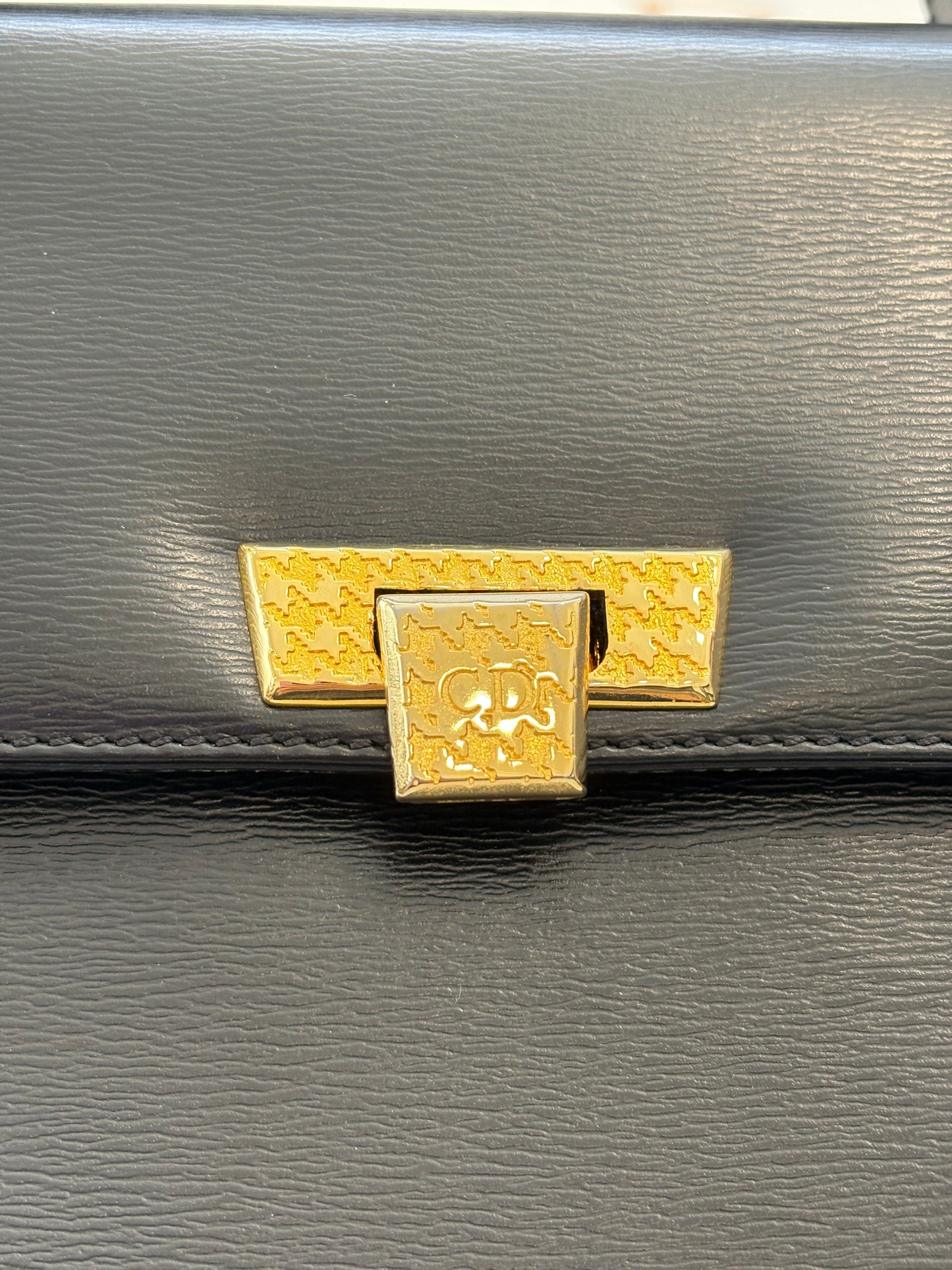 017087 - Christian Dior Black