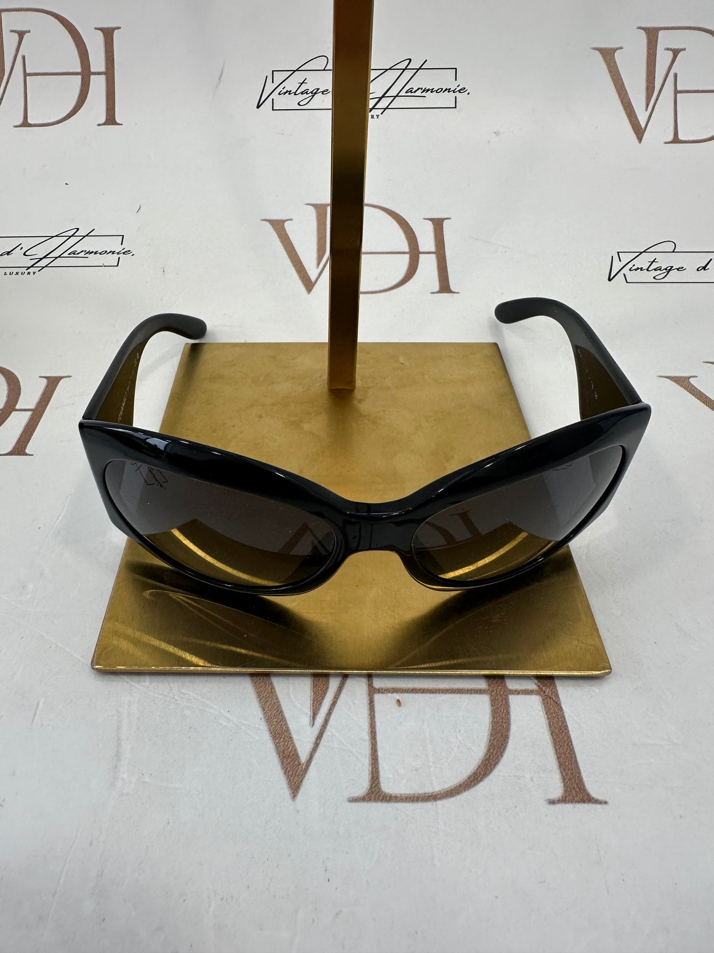 016822 - Chanel Sunglasses