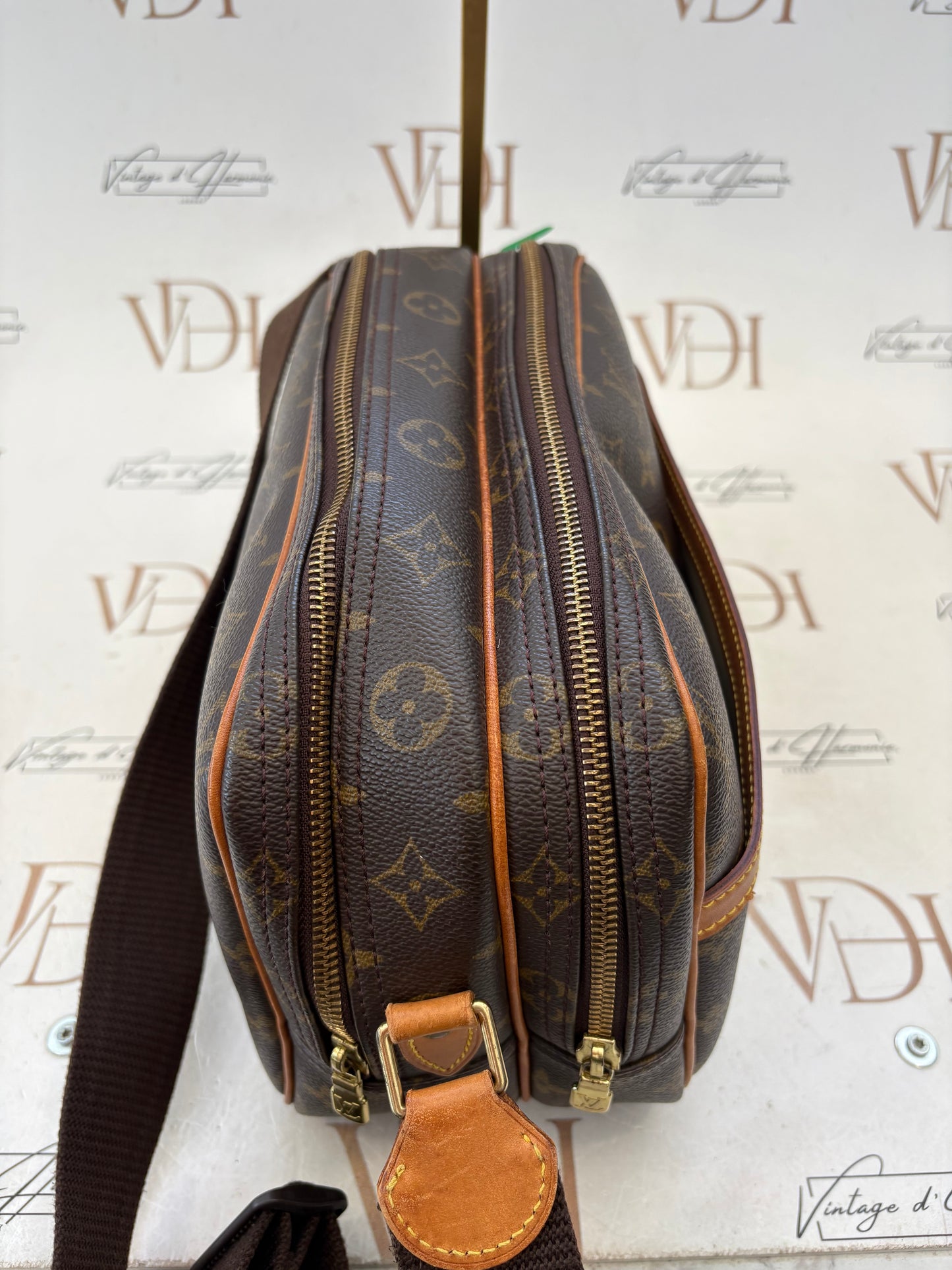 017200 - Louis Vuitton Reporter PM