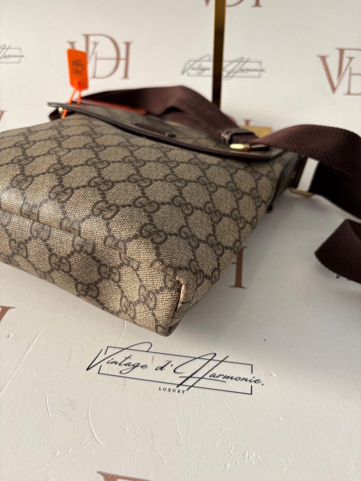 201641 - Gucci GG Supreme