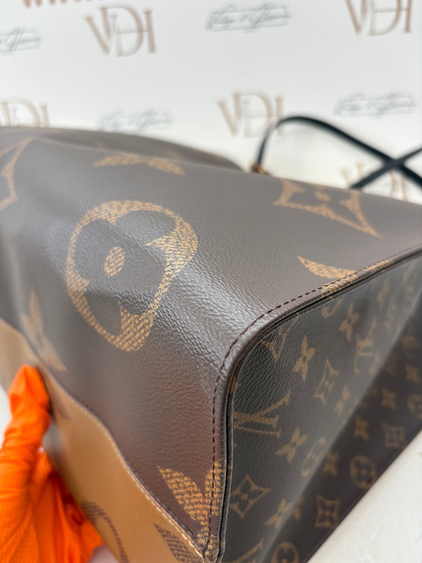 384259 - LV onthego