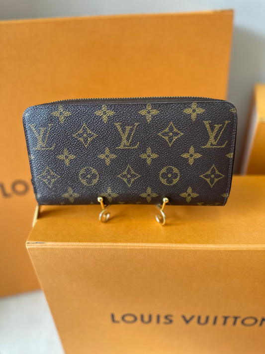 Louis Vuitton Zippy