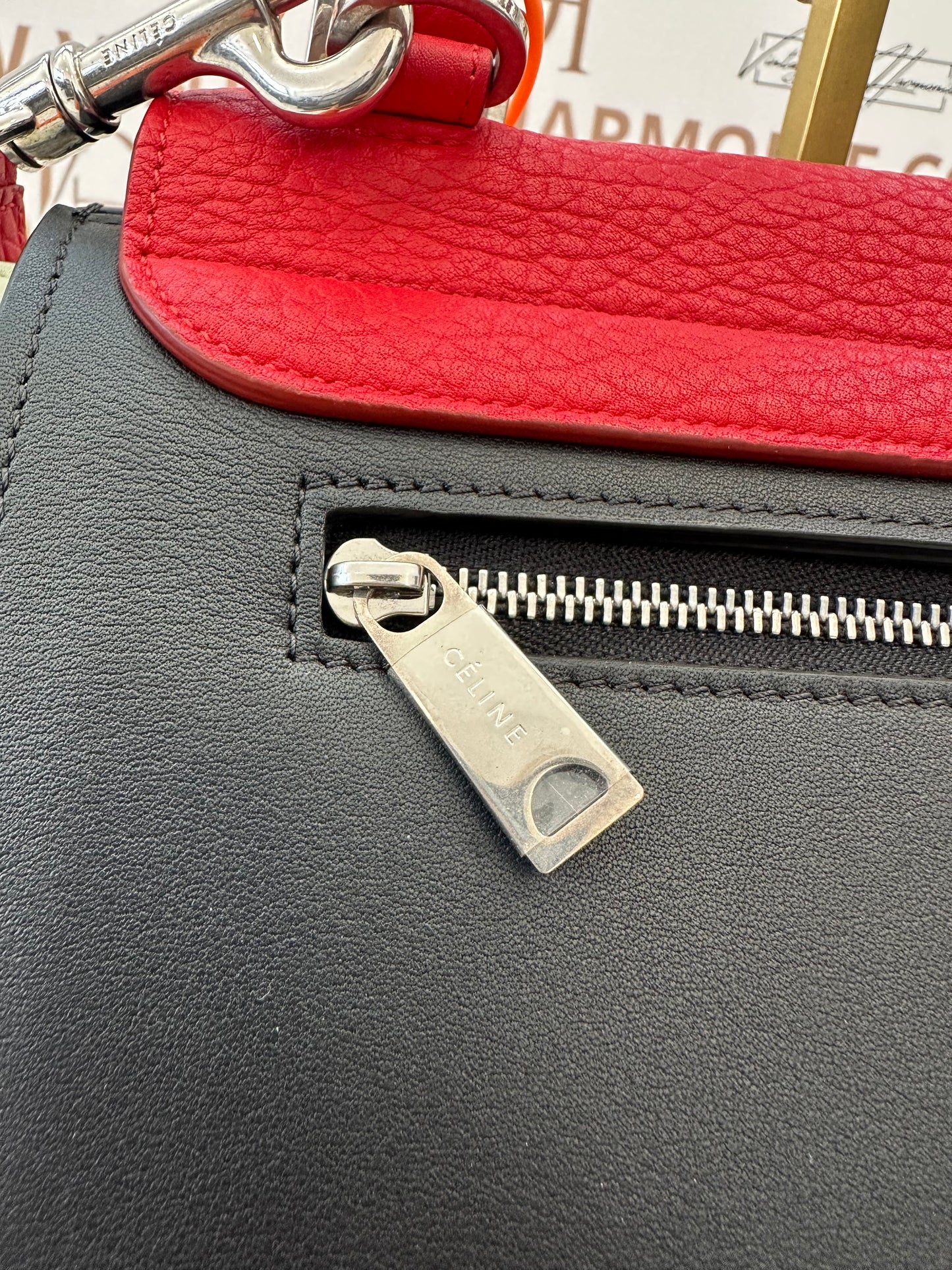 382305 - Celine Trapeze