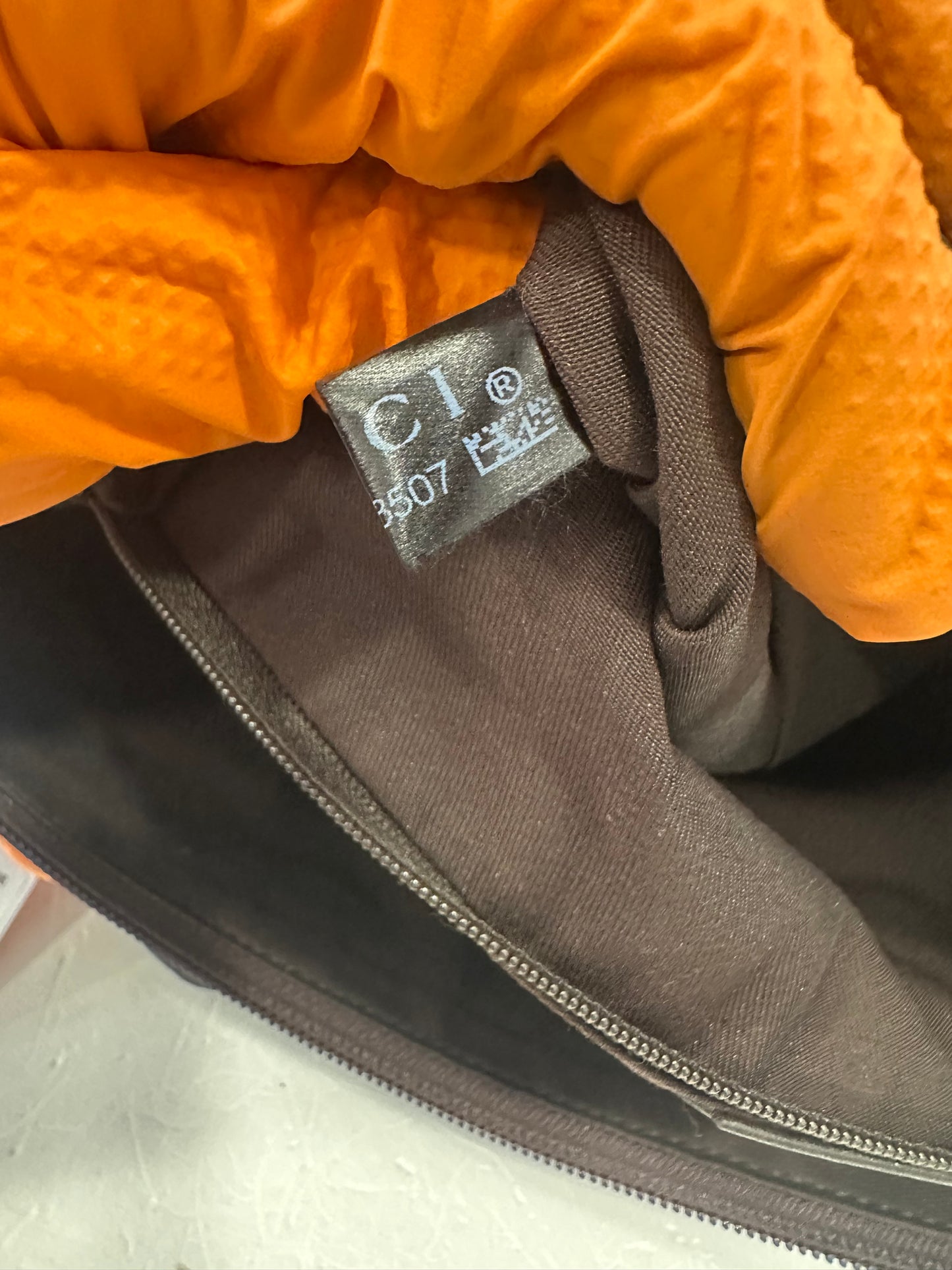 382880 - Gucci