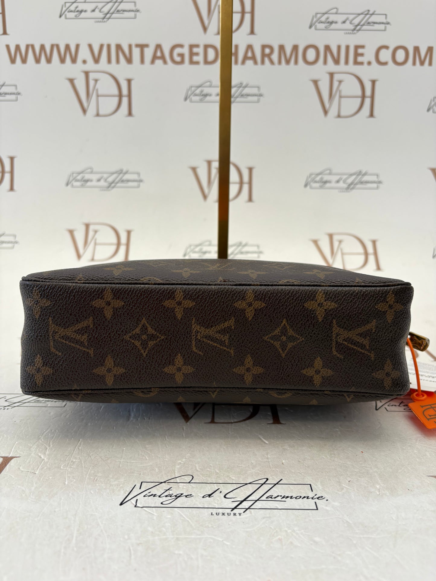 018933 - Louis Vuitton Trousse Toilette 23