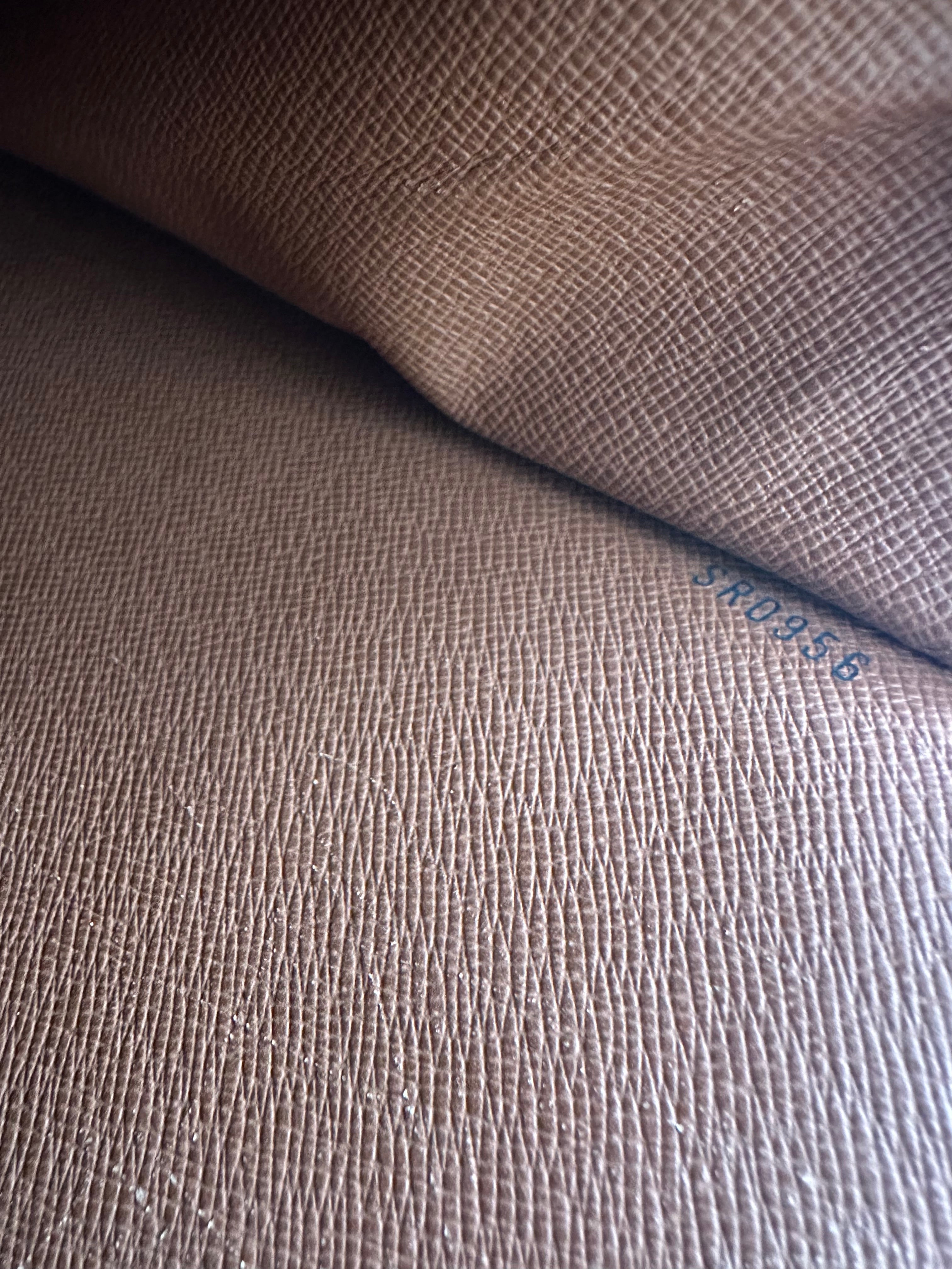 Louis Vuitton Courcelles