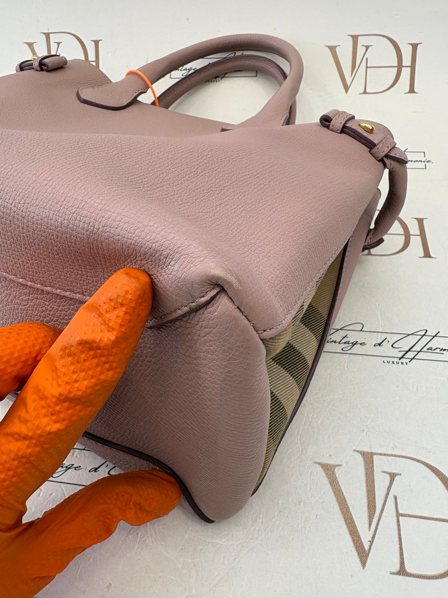 383288 - Burberry The Banner