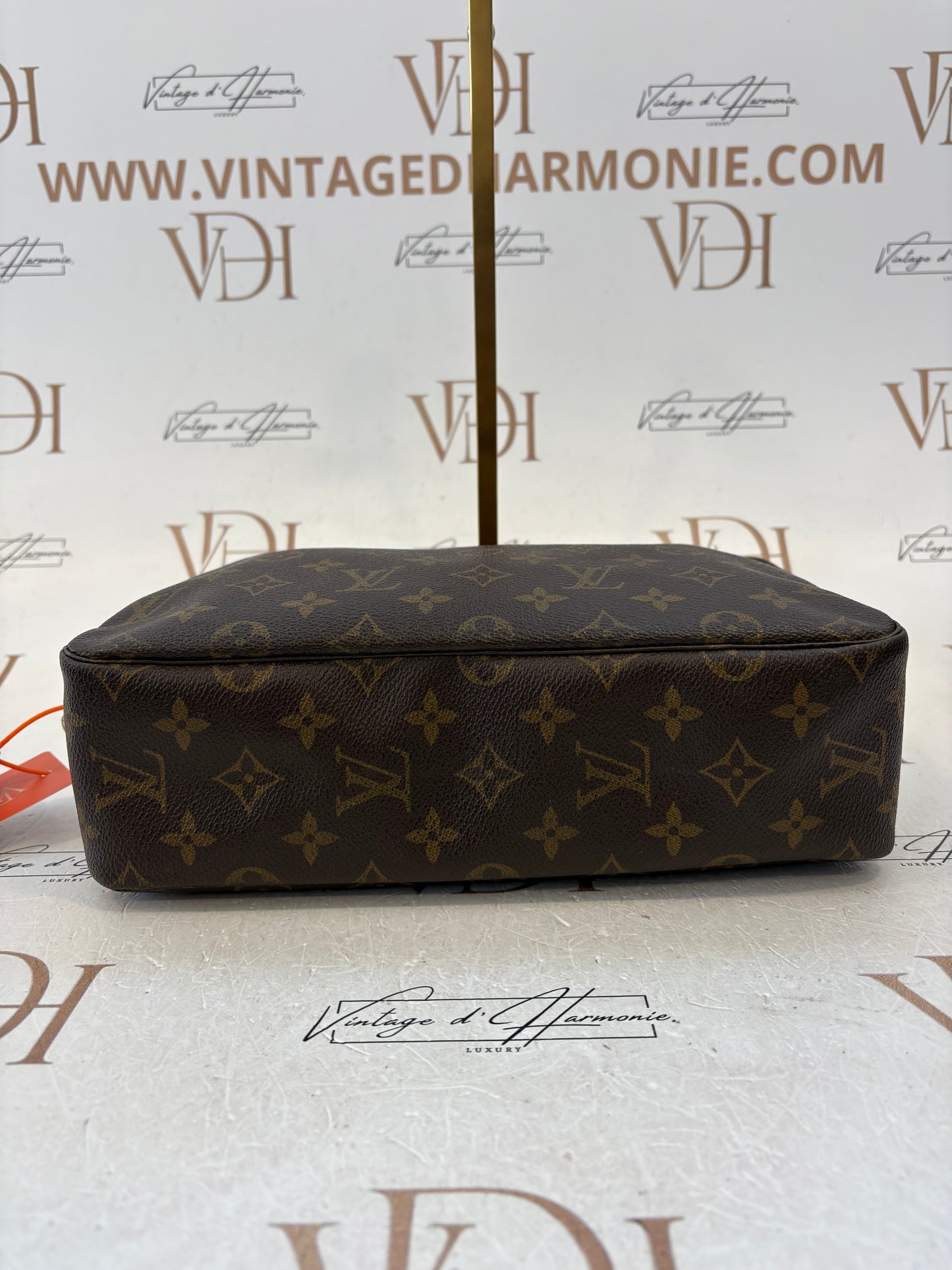 018404 - Louis Vuitton Trousse Toilette 28