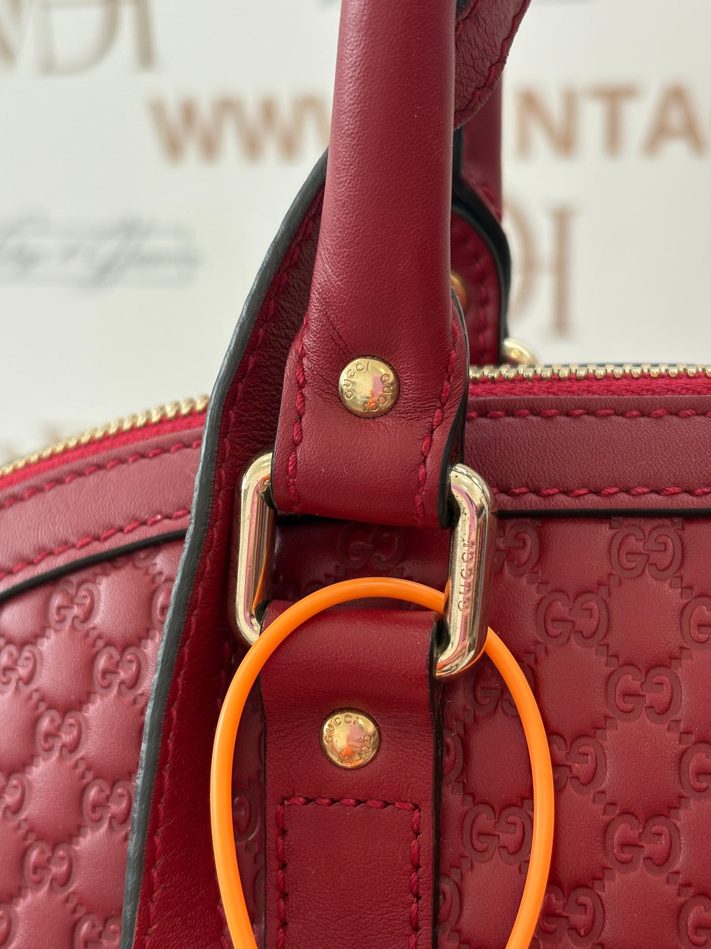 384269 - Gucci