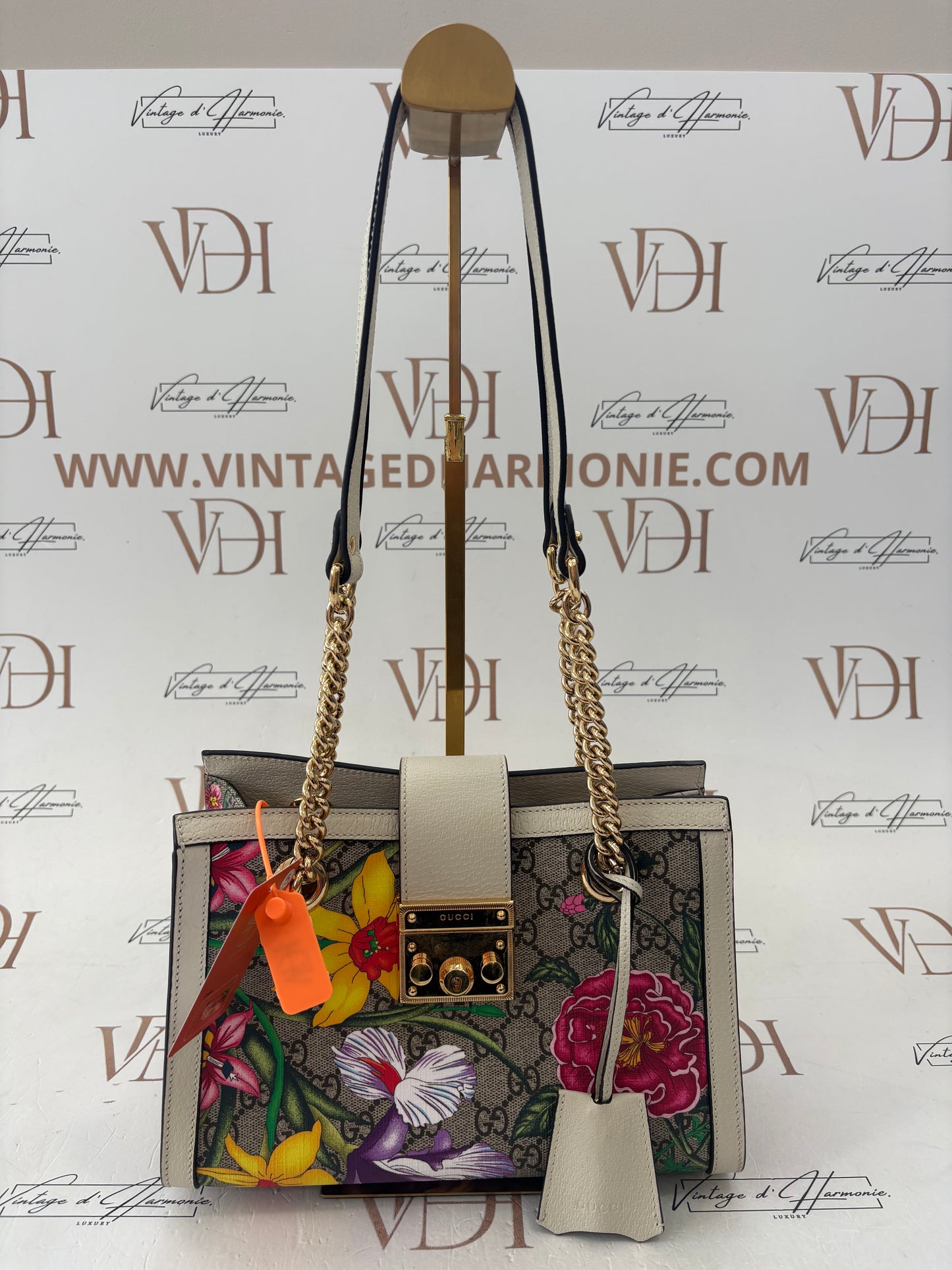 384060 - Gucci Padlock