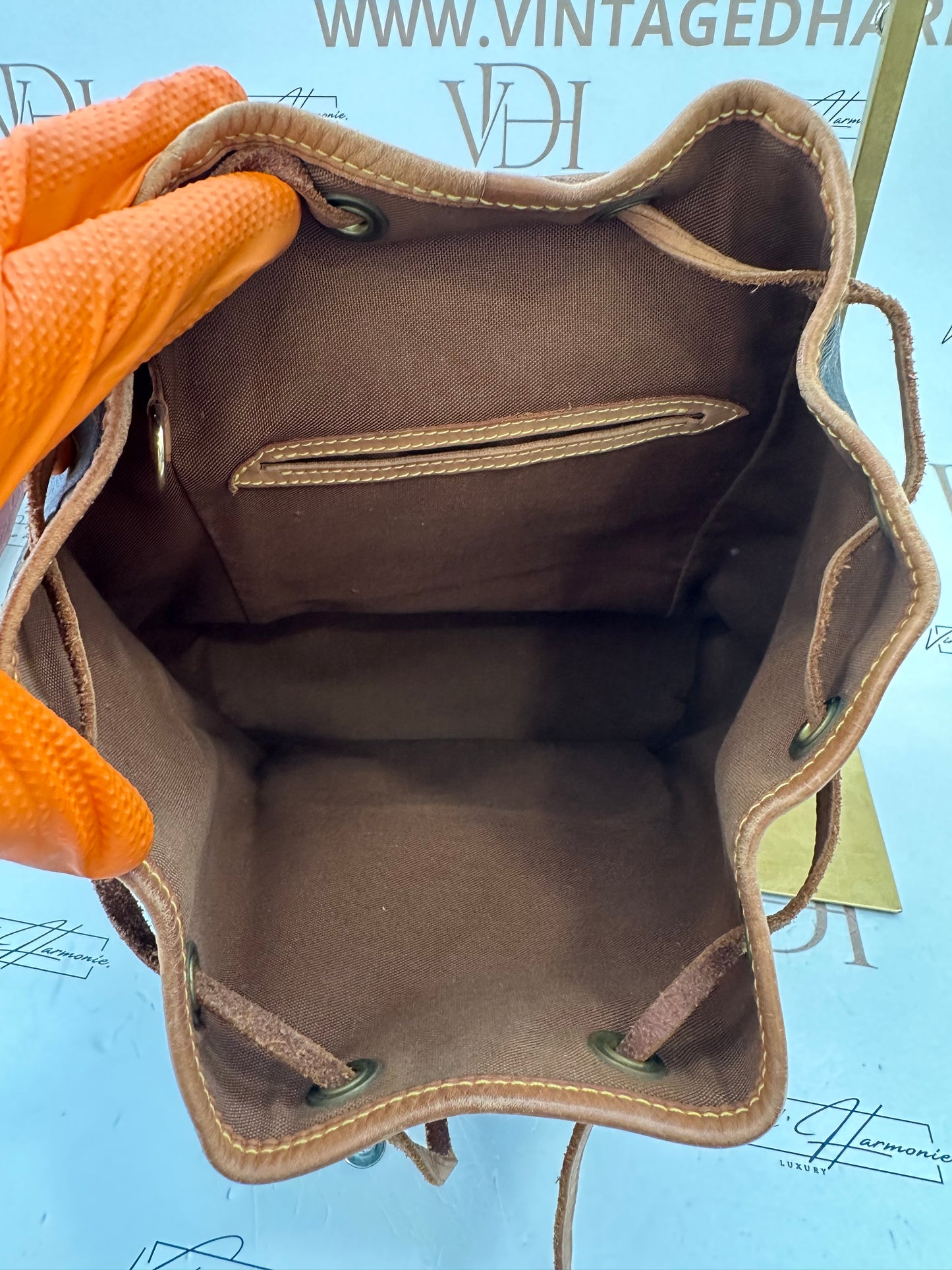 017845 - Louis Vuitton Montsouris MM