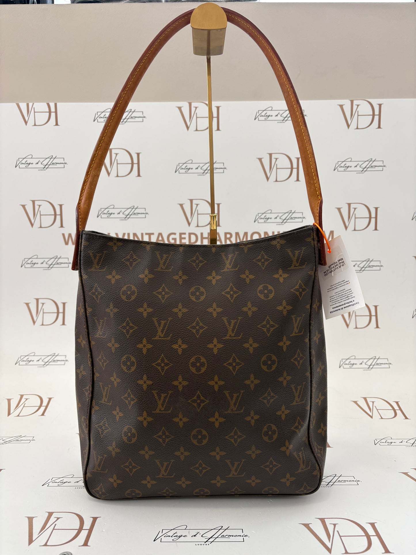 018100 - Louis Vuitton Looping GM