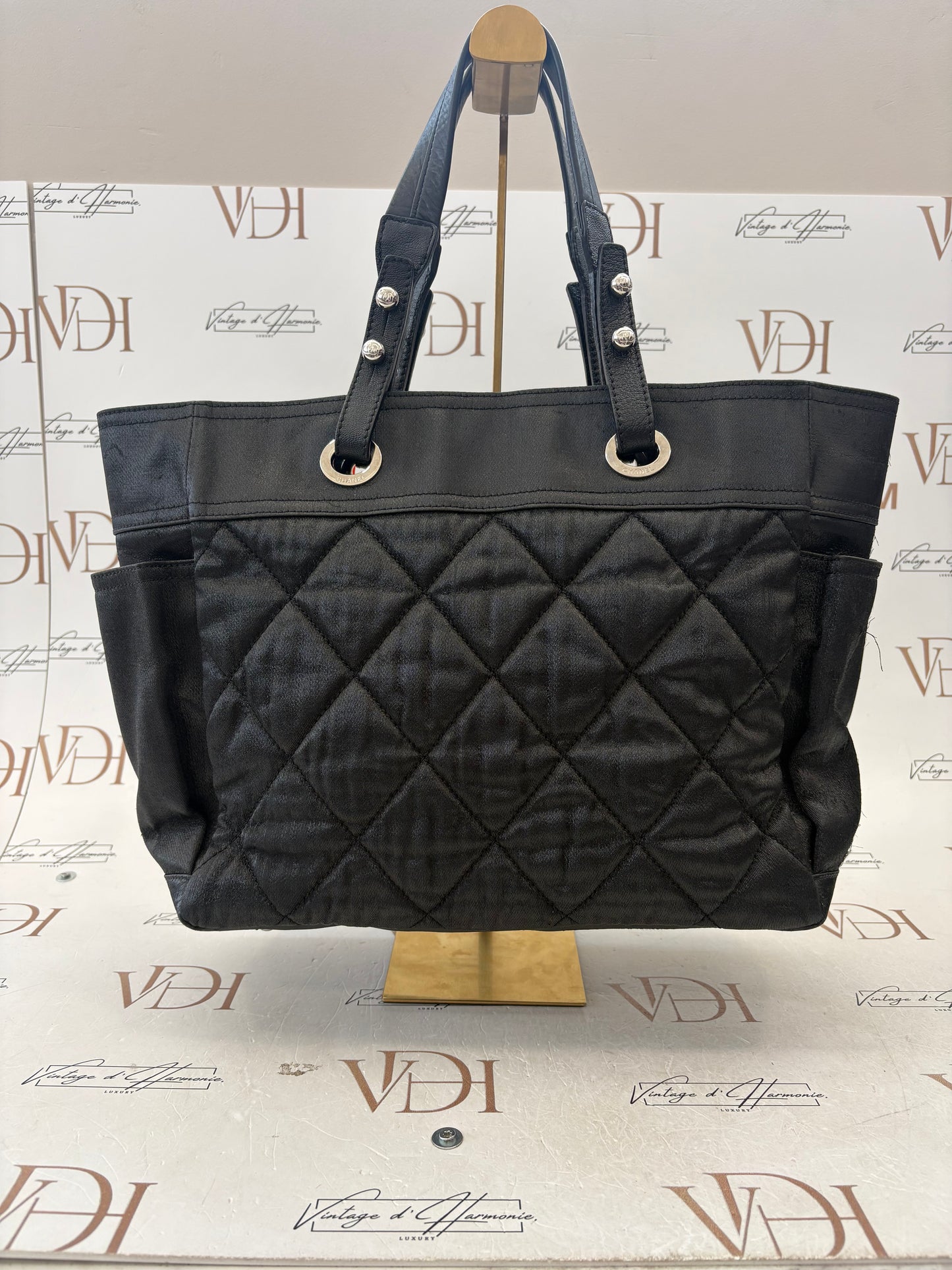 018097 - Chanel Paris-Biaritz MM tote