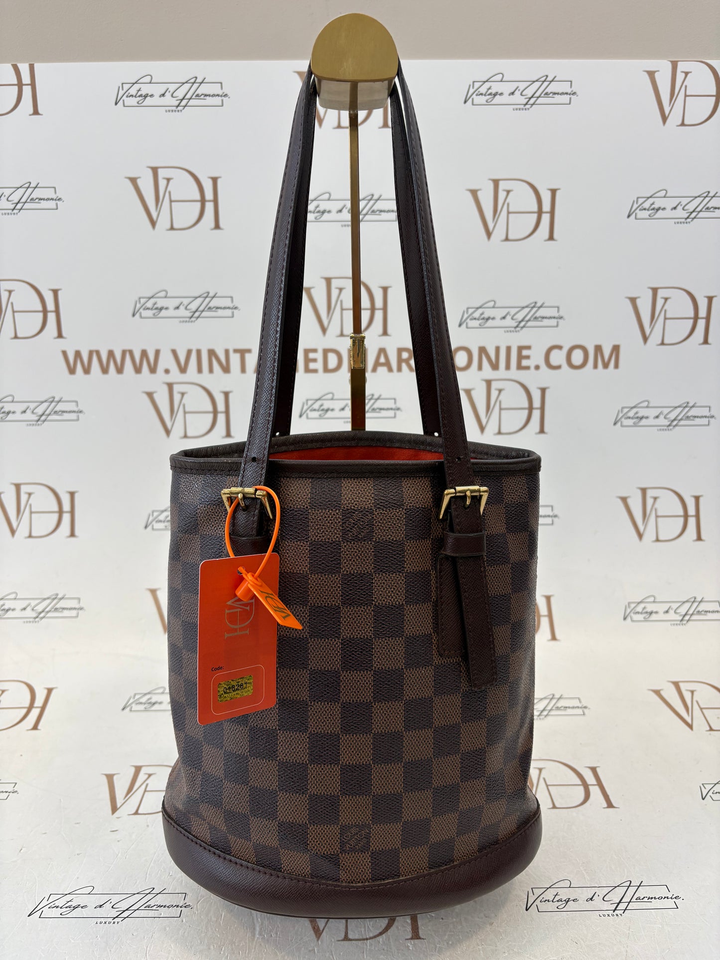 018281 - Louis Vuitton Marais