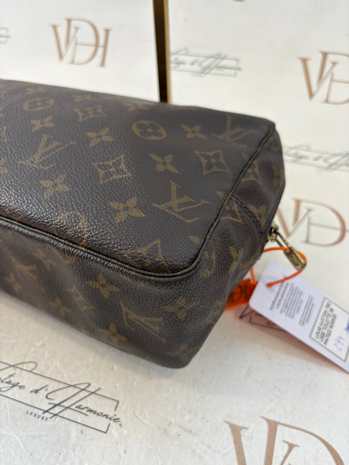 018416 - Louis Vuitton Trousse Toilette 28
