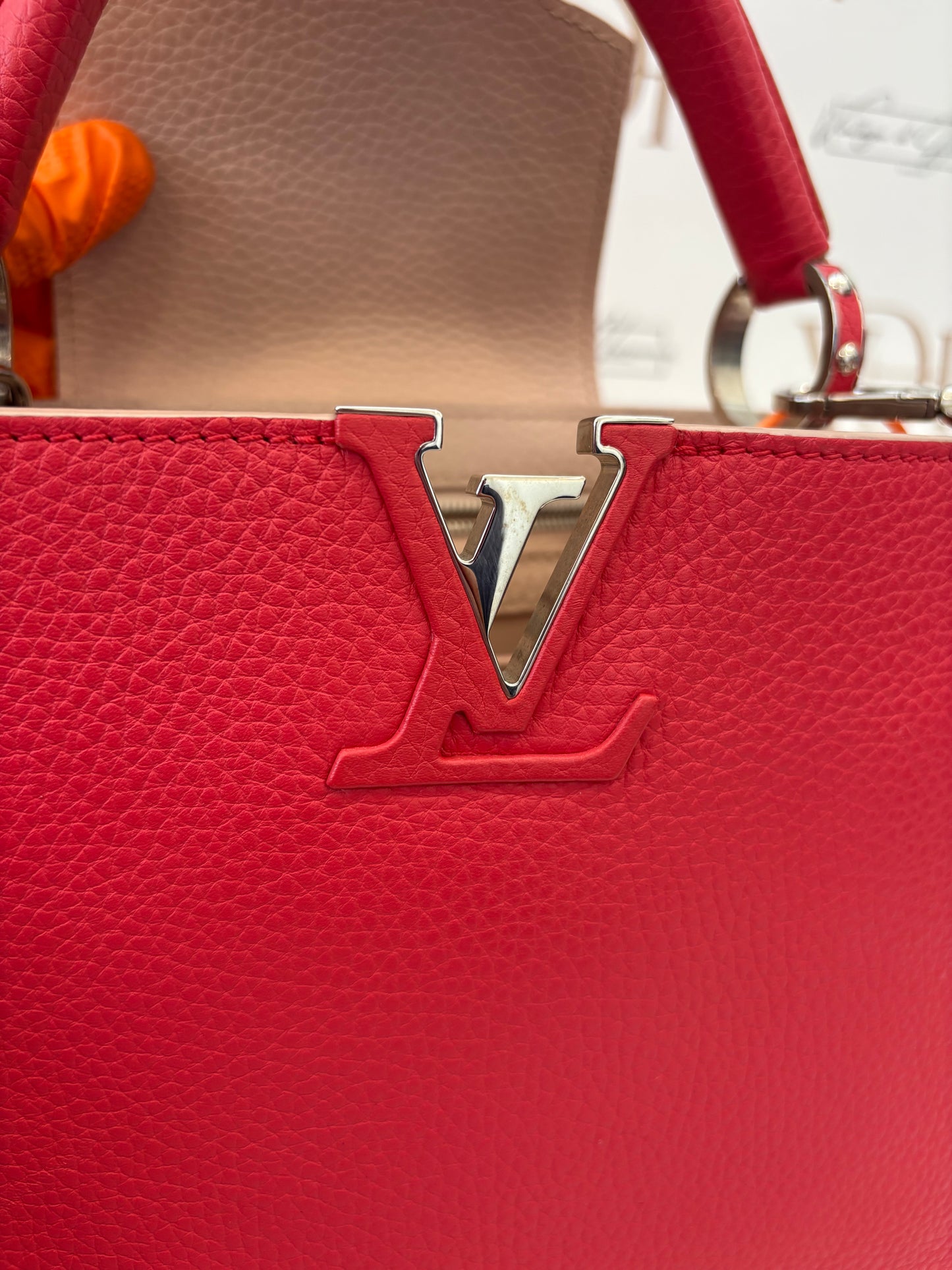 382813 - Louis Vuitton Capucines