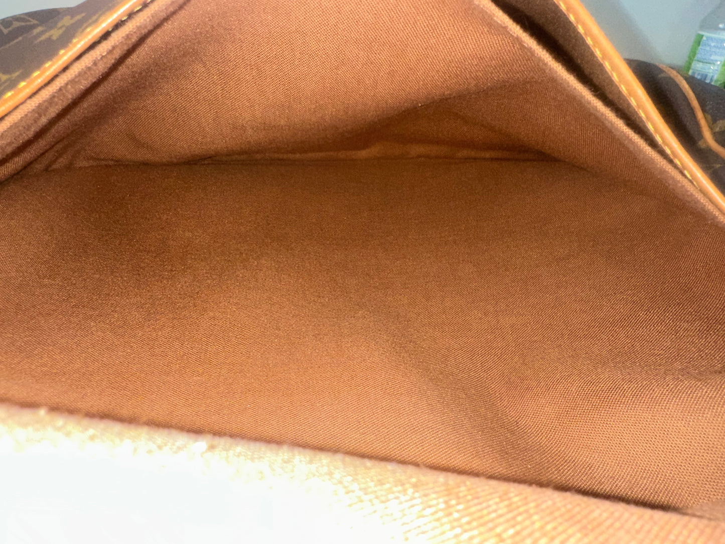 Louis Vuitton Saumur 35