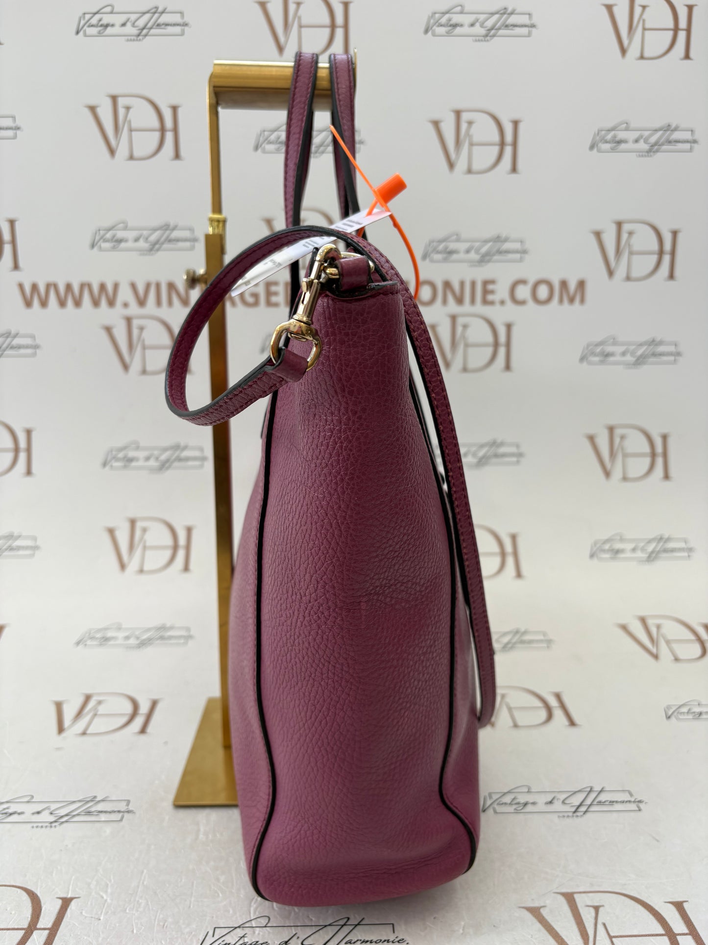 383625 - Gucci Swing